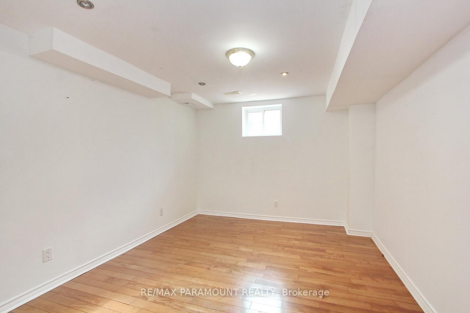 Photo 30 of 21 Frobischer Drive, Brampton, Sandringham-Wellington — HOMEH
