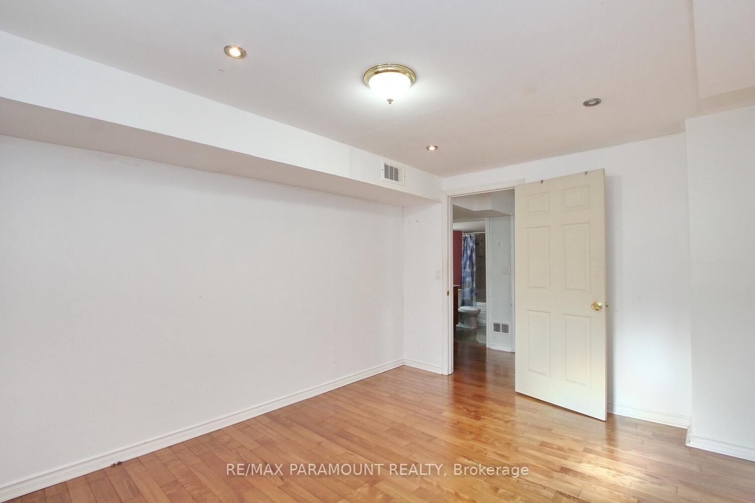Photo 27 of 21 Frobischer Drive, Brampton, Sandringham-Wellington — HOMEH