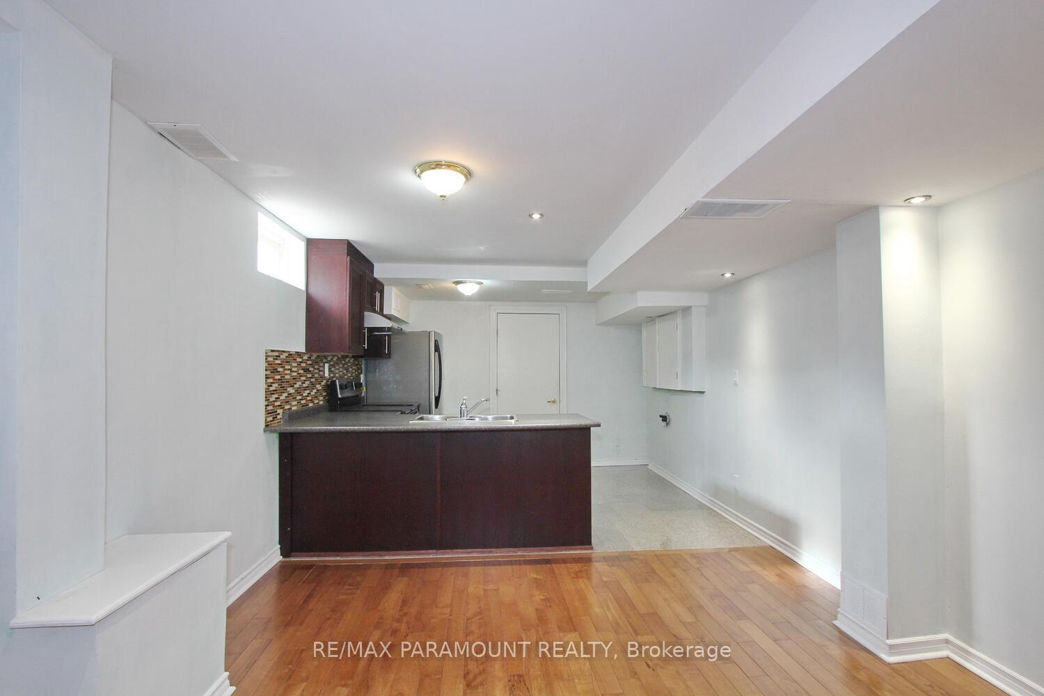 Photo 34 of 21 Frobischer Drive, Brampton, Sandringham-Wellington — HOMEH