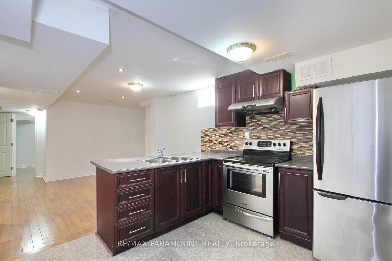 Photo 33 of 21 Frobischer Drive, Brampton, Sandringham-Wellington — HOMEH