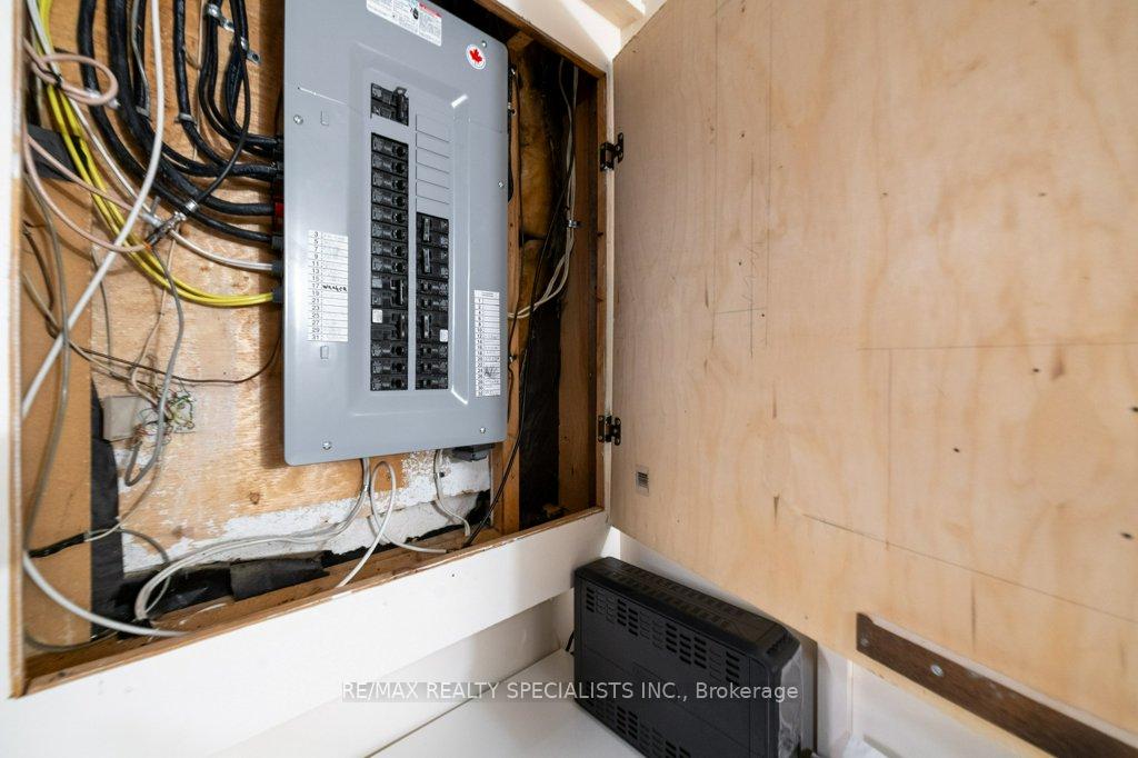 Photo 23 of 2470 Cobbinshaw Circle, Mississauga, Meadowvale — HOMEH