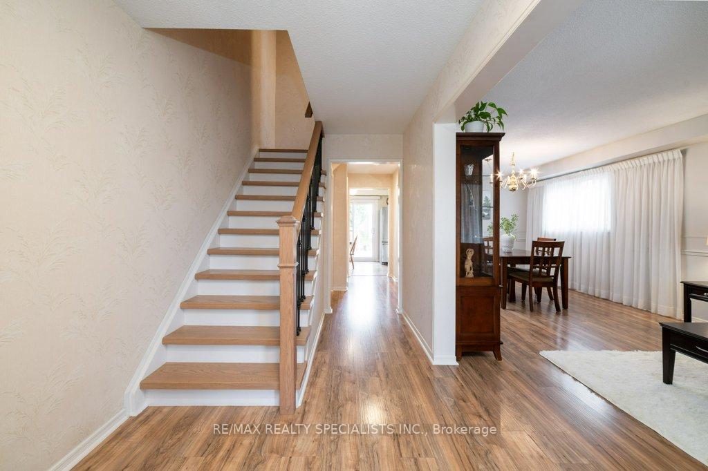 Photo 25 of 2470 Cobbinshaw Circle, Mississauga, Meadowvale — HOMEH