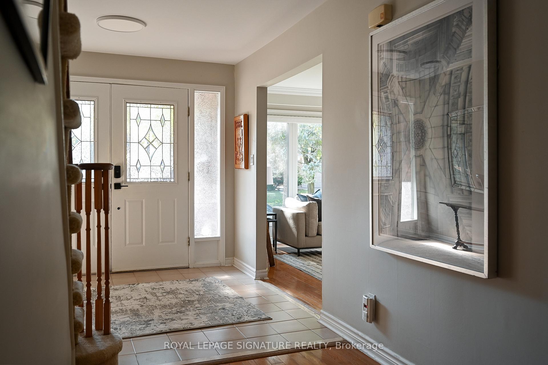 Photo 2 of 26 Oak Lea Circle, Markham, Markham Village — HOMEH