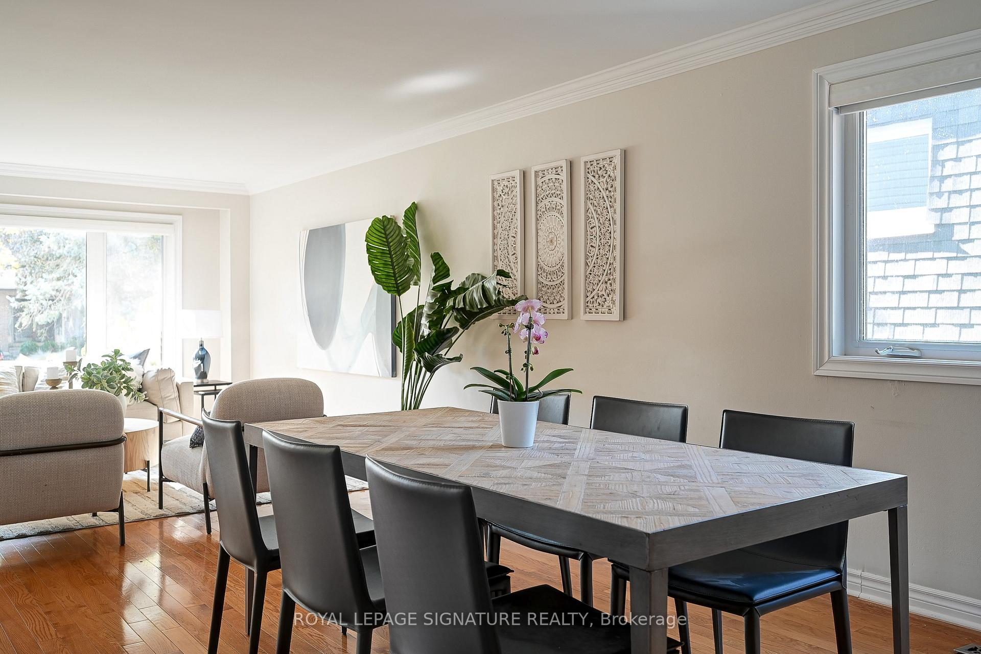 Photo 8 of 26 Oak Lea Circle, Markham, Markham Village — HOMEH