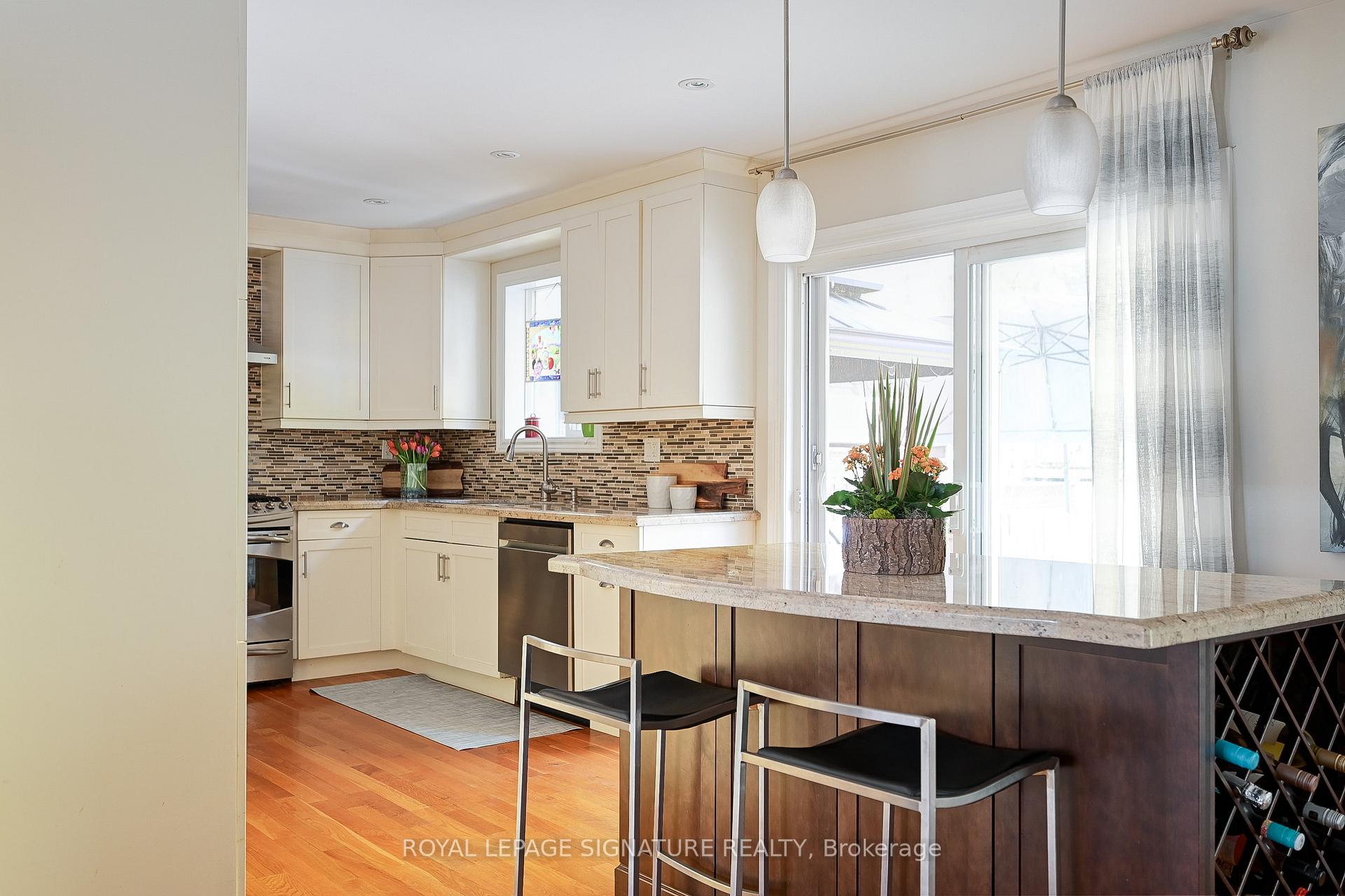 Photo 11 of 26 Oak Lea Circle, Markham, Markham Village — HOMEH