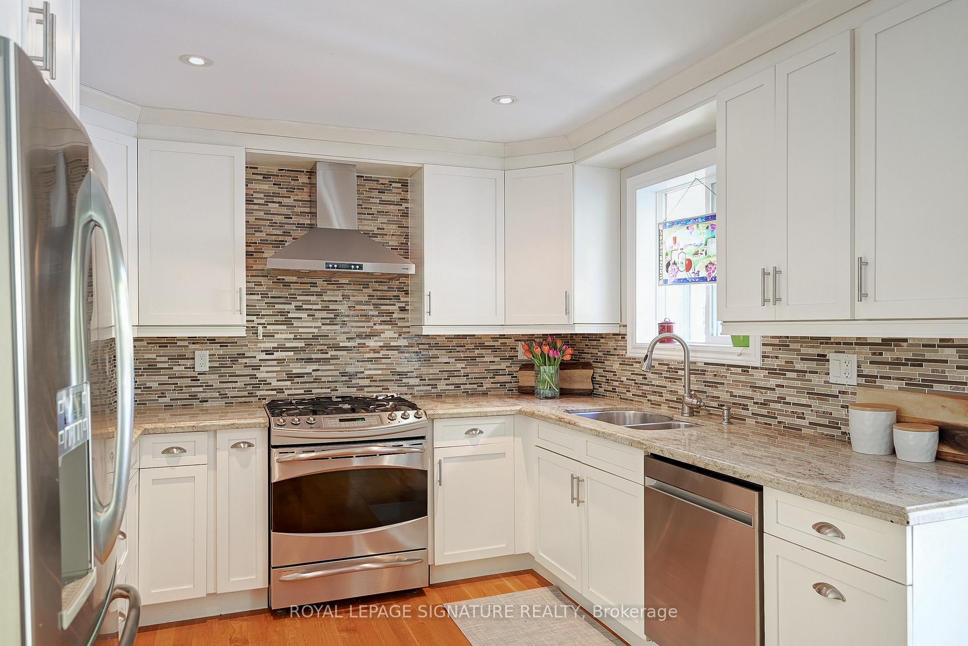 Photo 12 of 26 Oak Lea Circle, Markham, Markham Village — HOMEH