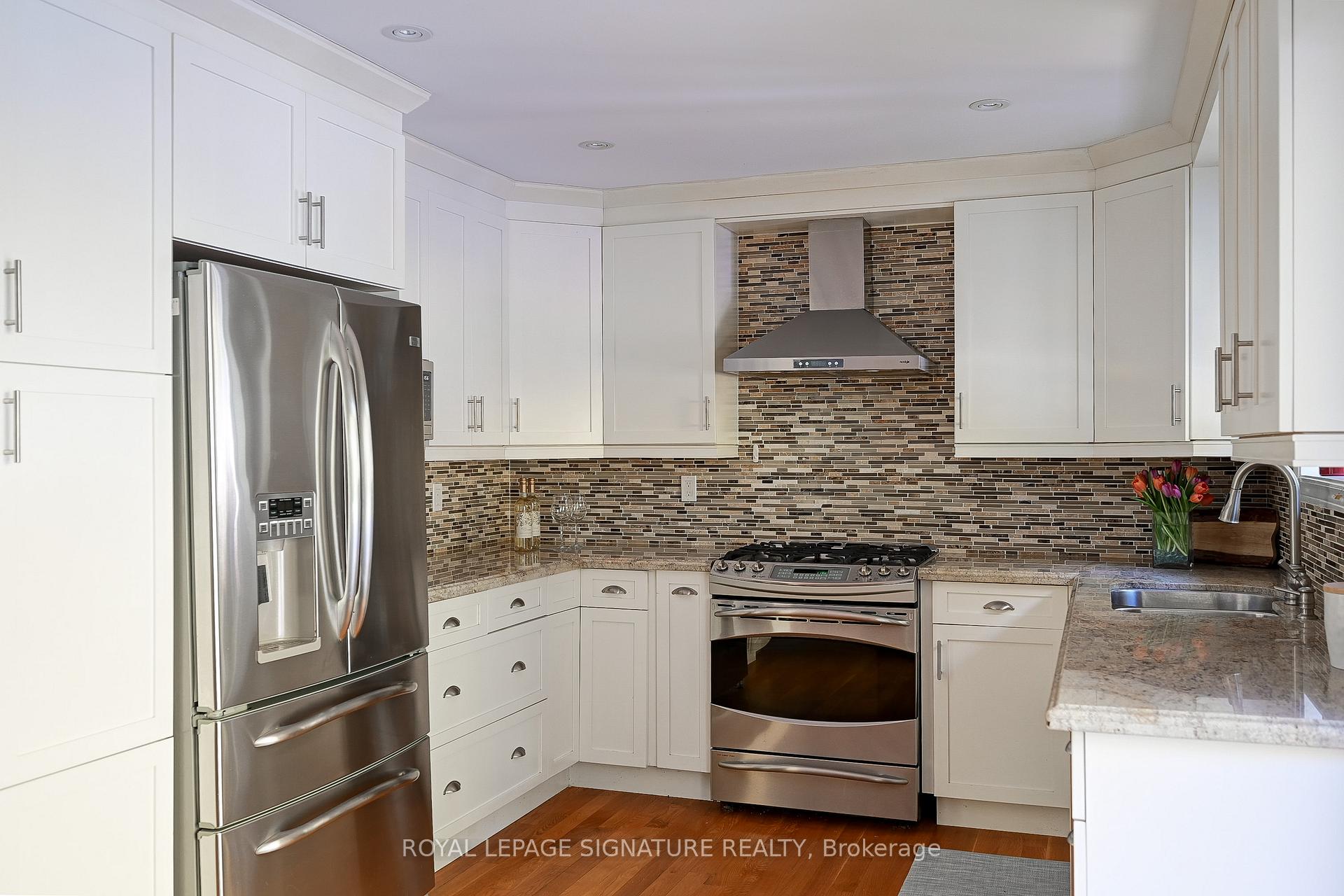 Photo 6 of 26 Oak Lea Circle, Markham, Markham Village — HOMEH