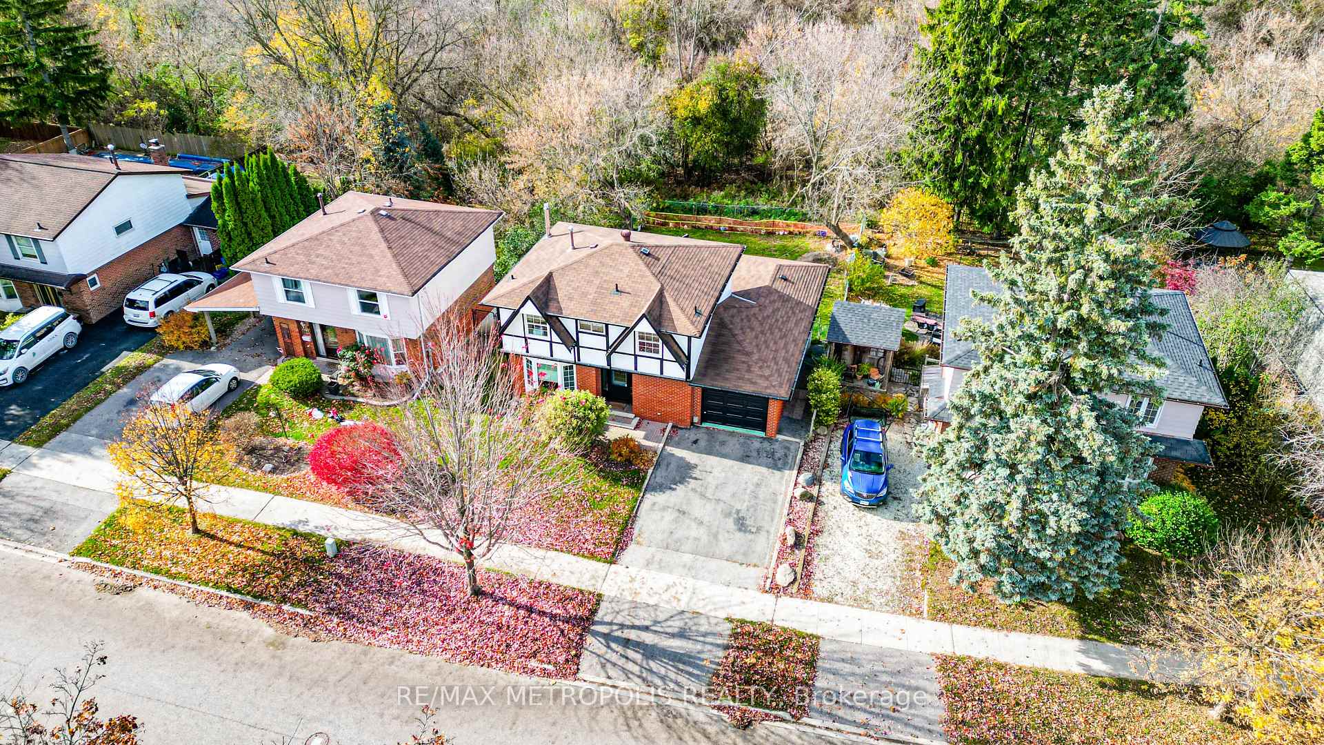 Photo 2 of 306 Lupin Drive, Whitby, Downtown Whitby — HOMEH