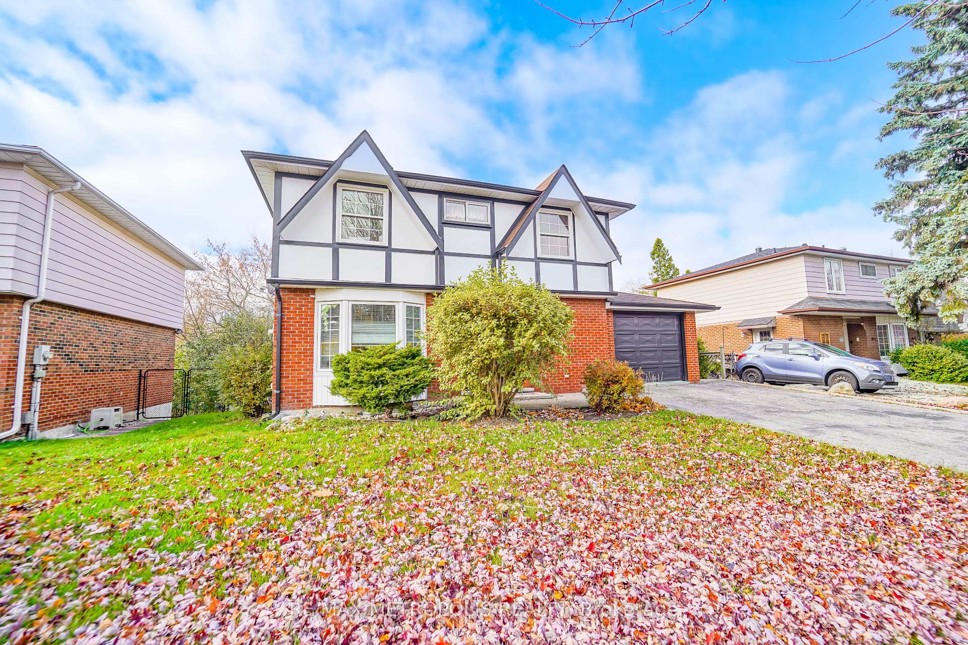 Photo 9 of 306 Lupin Drive, Whitby, Downtown Whitby — HOMEH