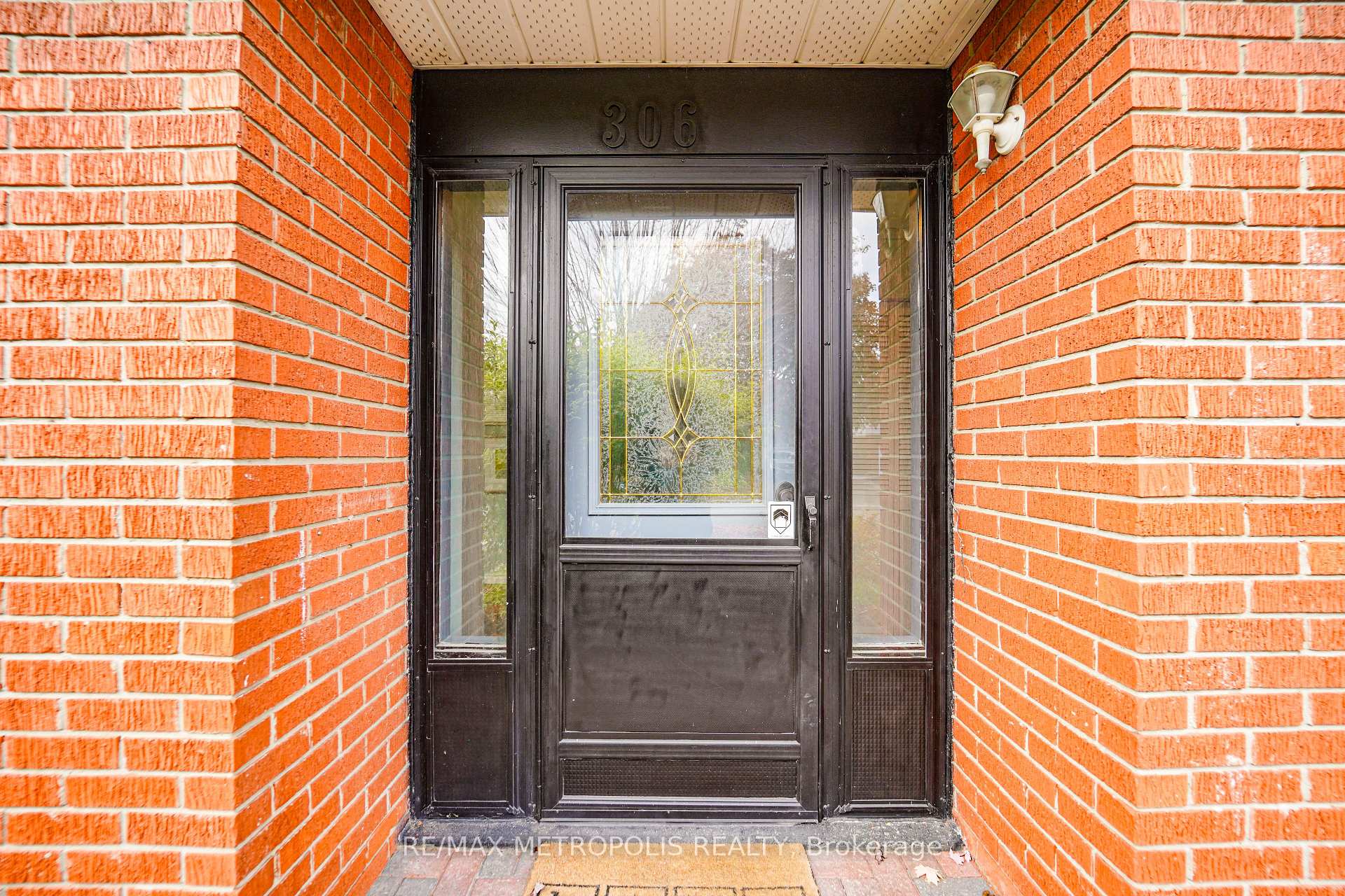 Photo 14 of 306 Lupin Drive, Whitby, Downtown Whitby — HOMEH
