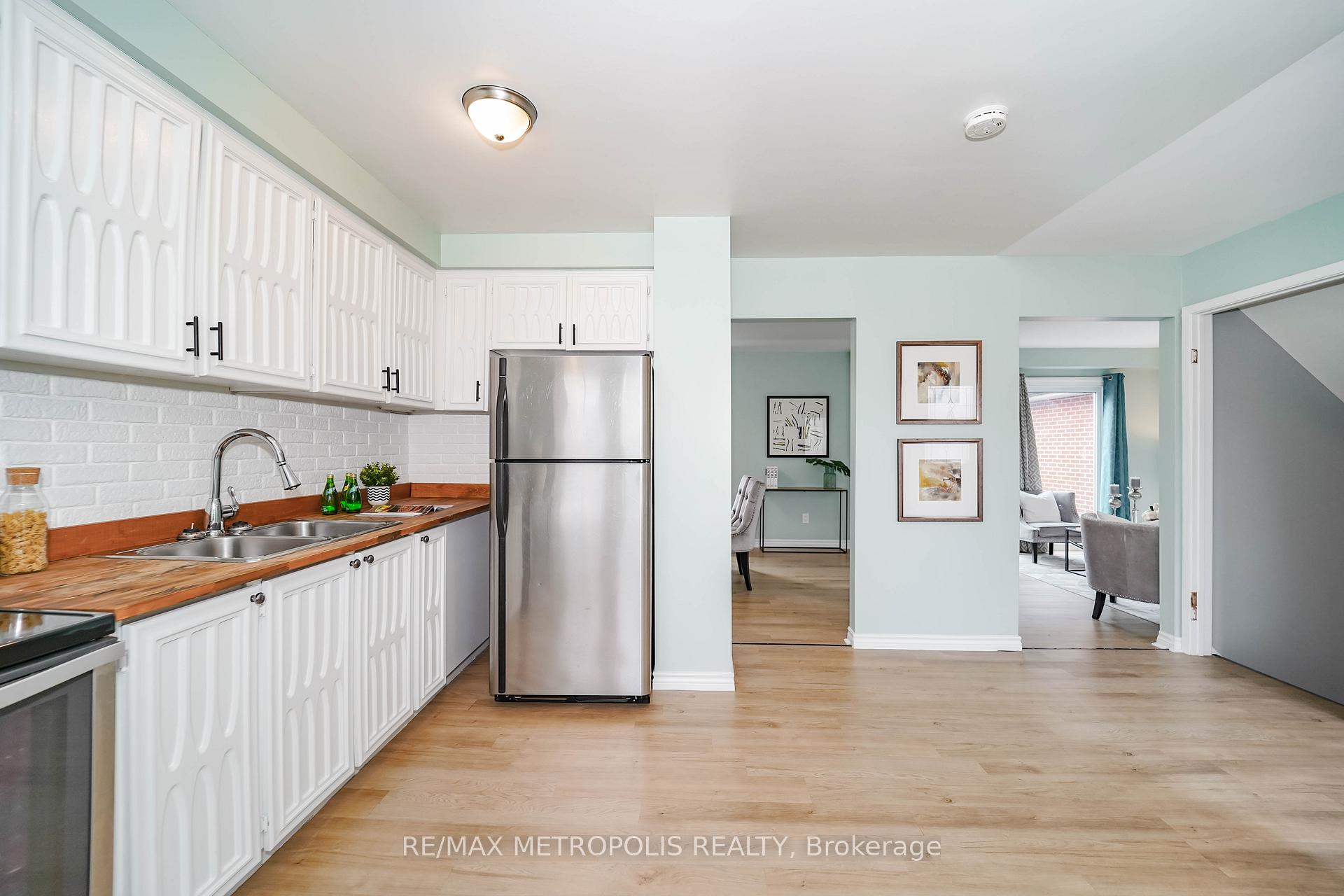 Photo 16 of 306 Lupin Drive, Whitby, Downtown Whitby — HOMEH