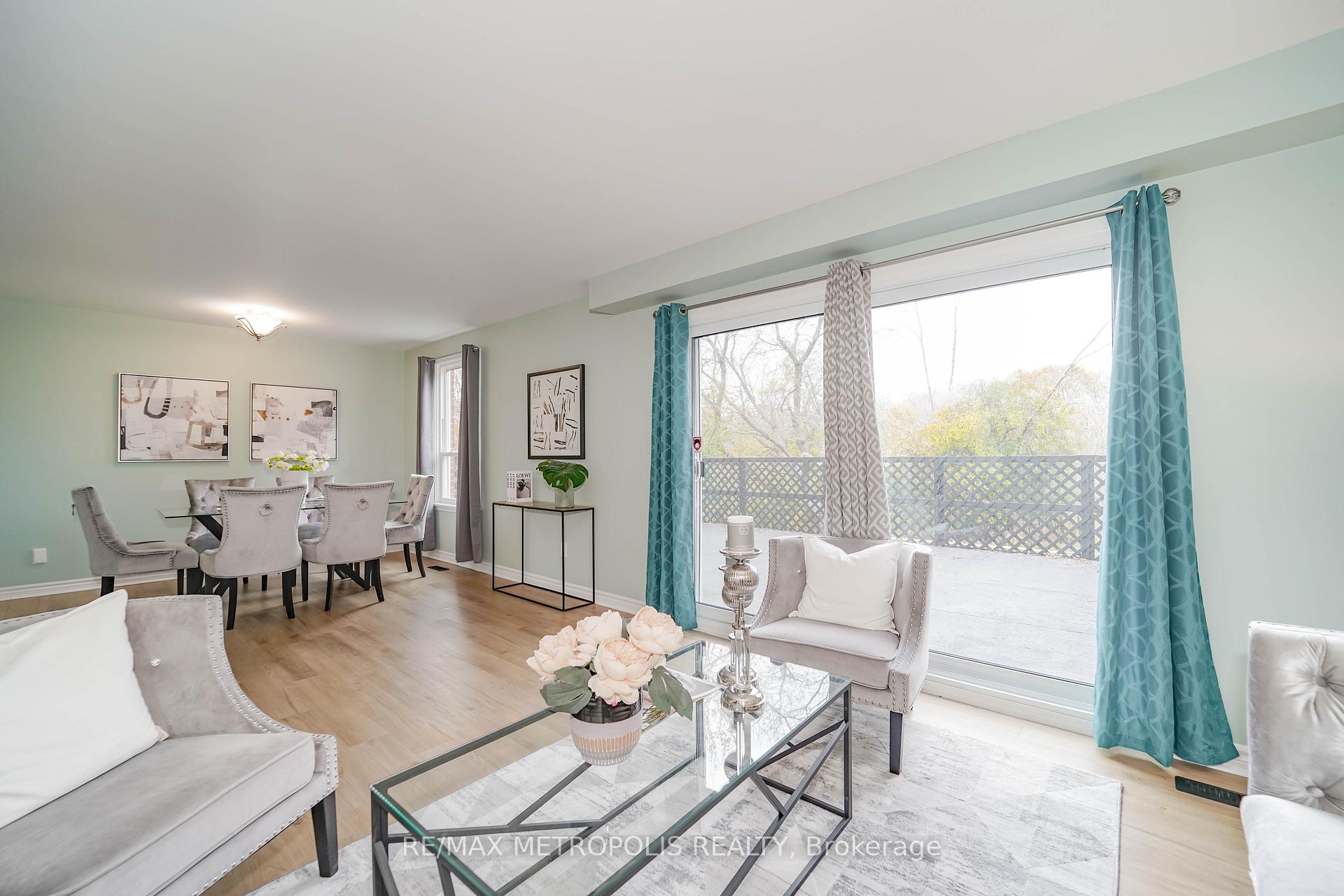 Photo 15 of 306 Lupin Drive, Whitby, Downtown Whitby — HOMEH