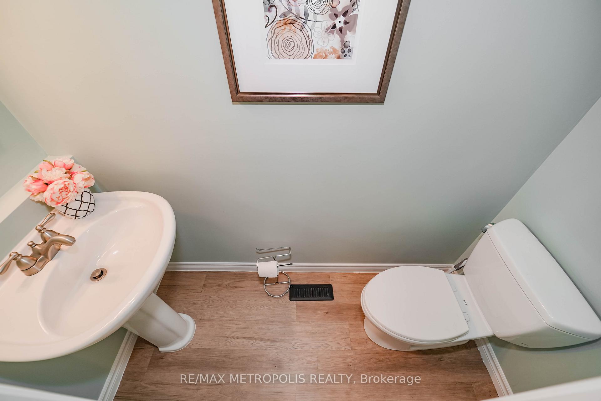 Photo 22 of 306 Lupin Drive, Whitby, Downtown Whitby — HOMEH