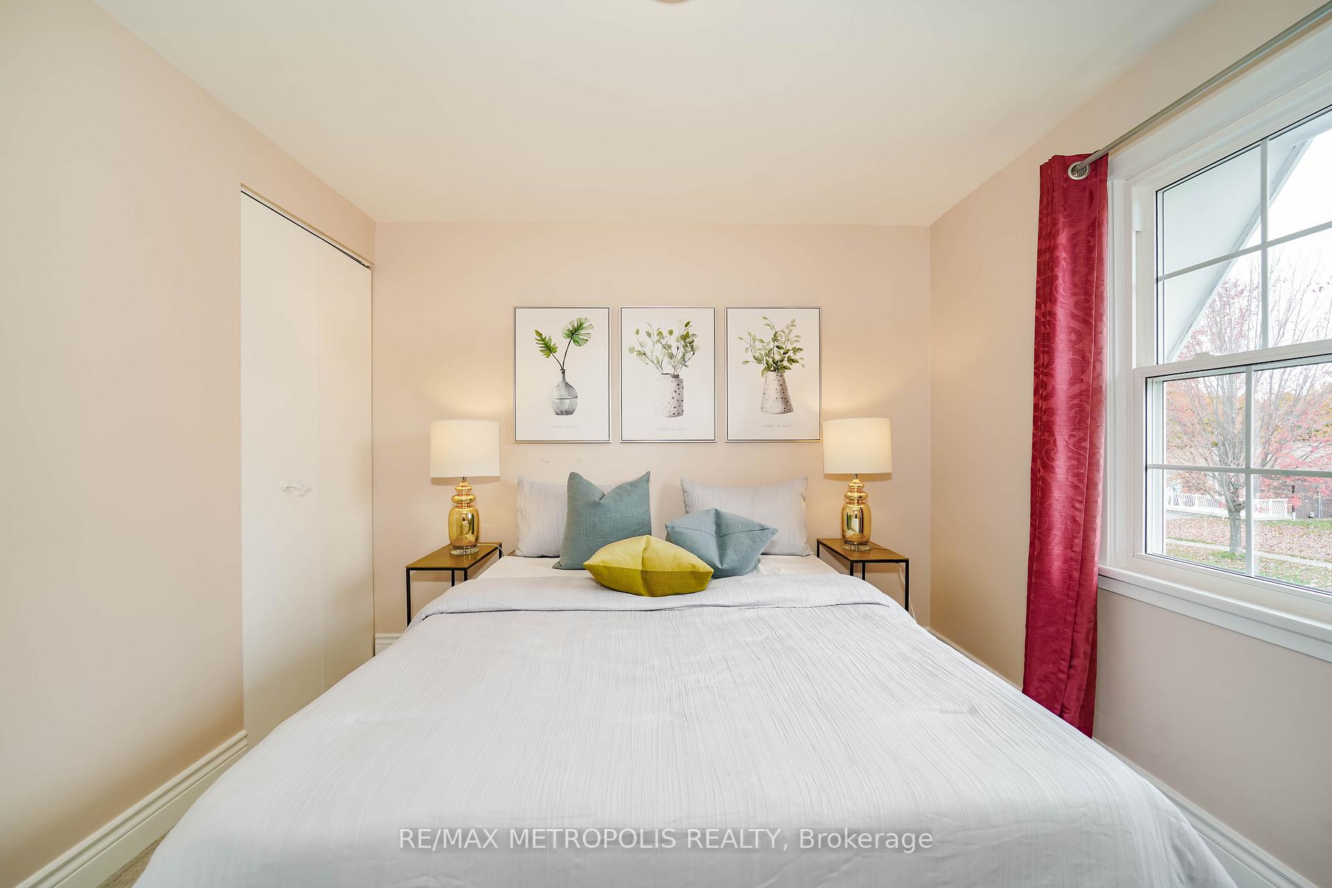 Photo 25 of 306 Lupin Drive, Whitby, Downtown Whitby — HOMEH