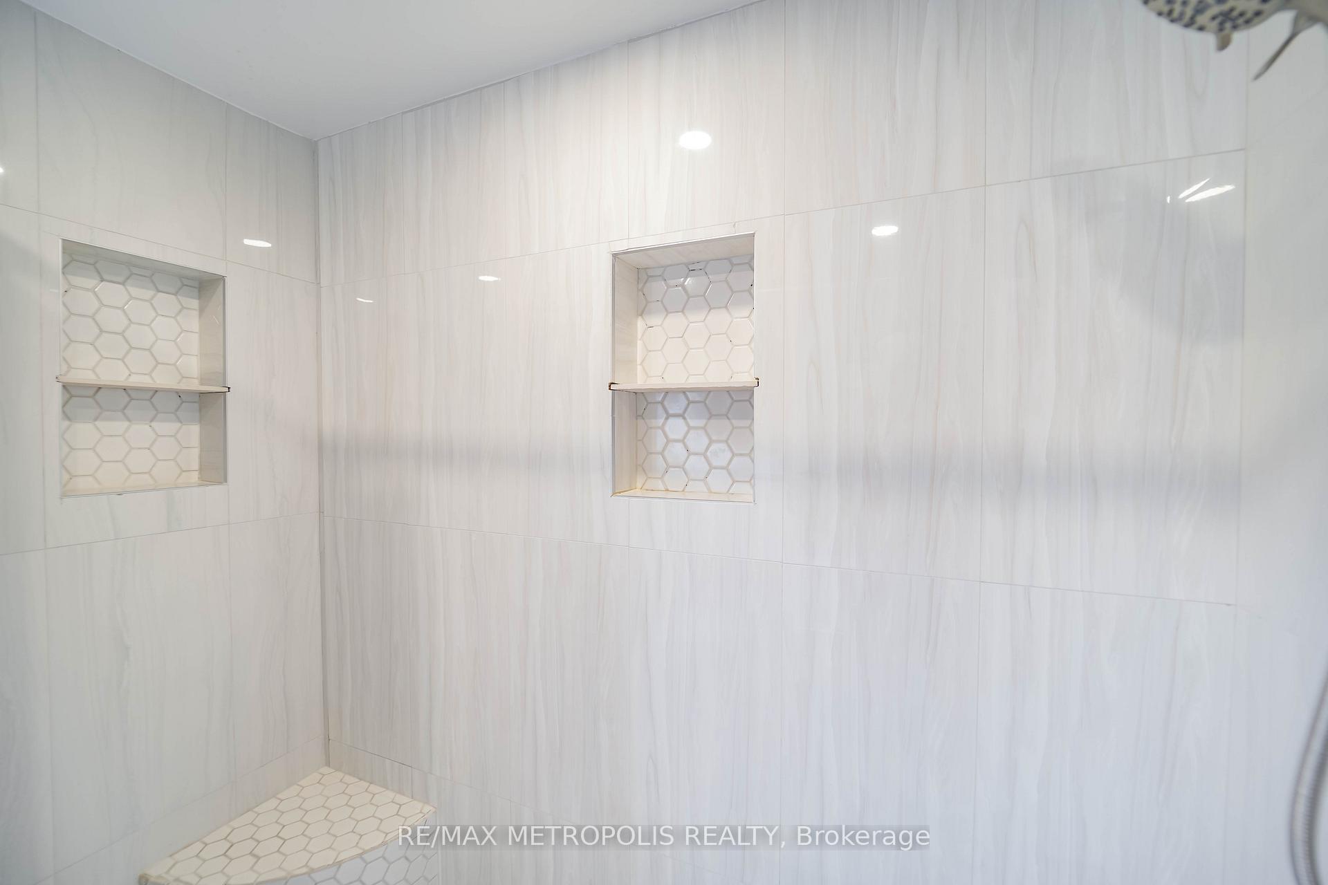 Photo 28 of 306 Lupin Drive, Whitby, Downtown Whitby — HOMEH