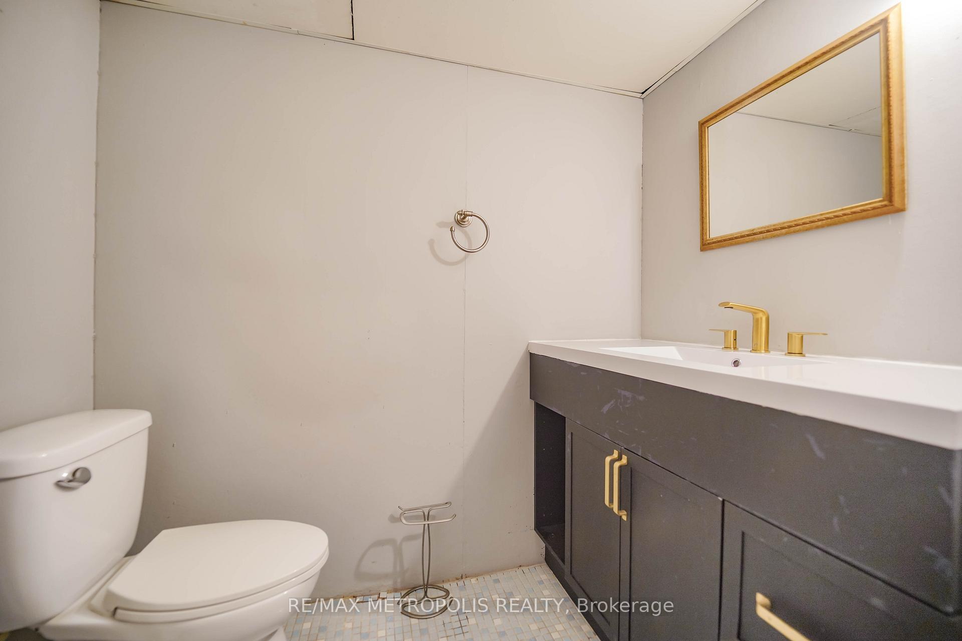 Photo 35 of 306 Lupin Drive, Whitby, Downtown Whitby — HOMEH