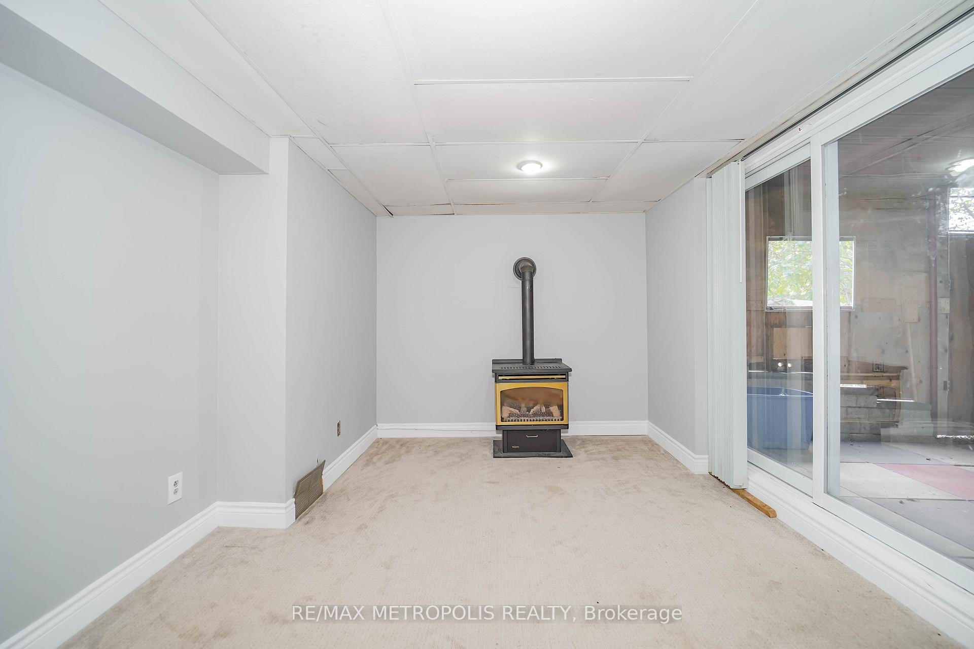 Photo 39 of 306 Lupin Drive, Whitby, Downtown Whitby — HOMEH