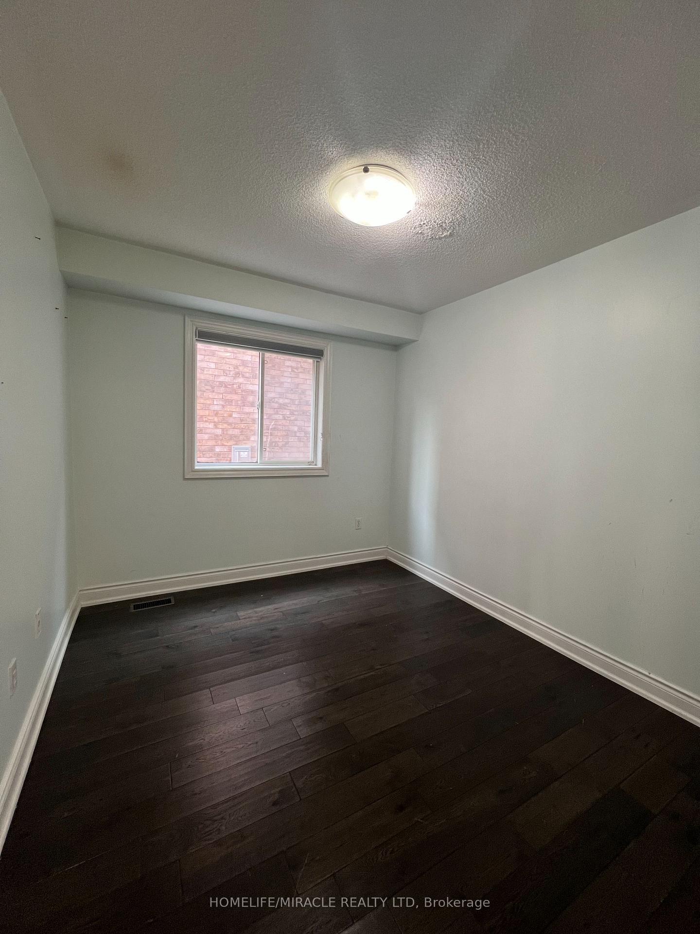 Photo 14 of 245 Fernforest Drive, Brampton, Sandringham-Wellington — HOMEH