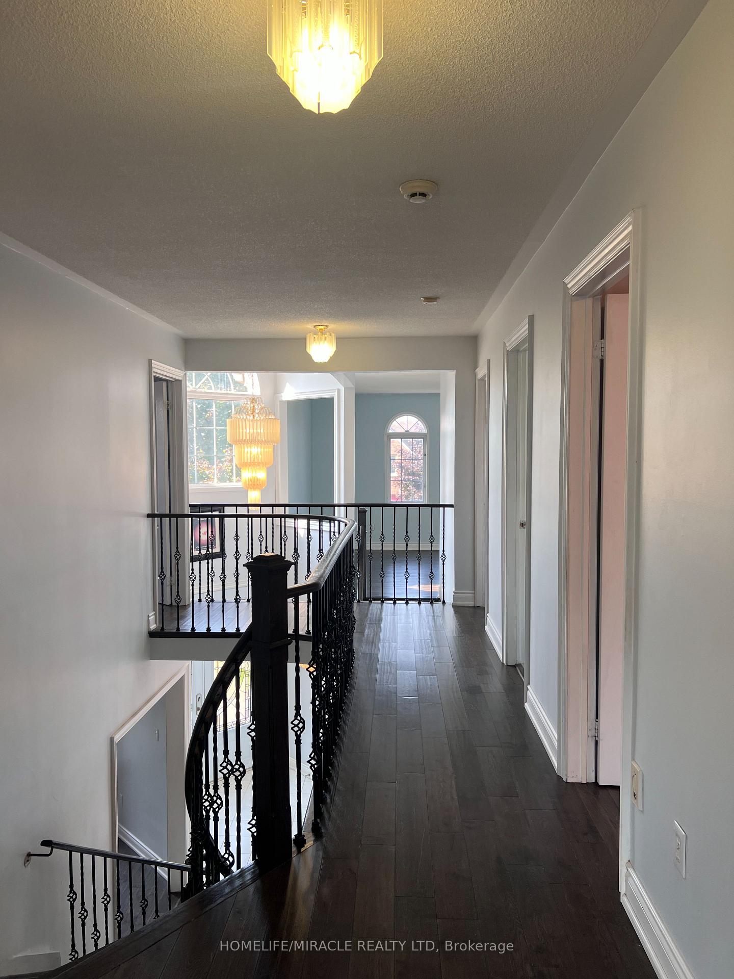 Photo 16 of 245 Fernforest Drive, Brampton, Sandringham-Wellington — HOMEH
