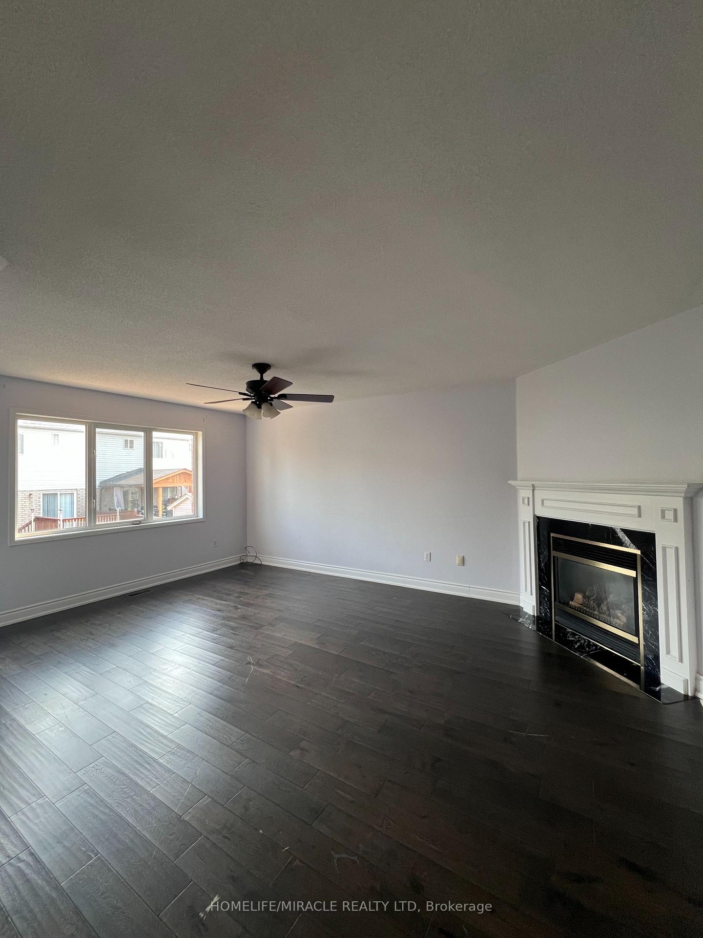 Photo 15 of 245 Fernforest Drive, Brampton, Sandringham-Wellington — HOMEH