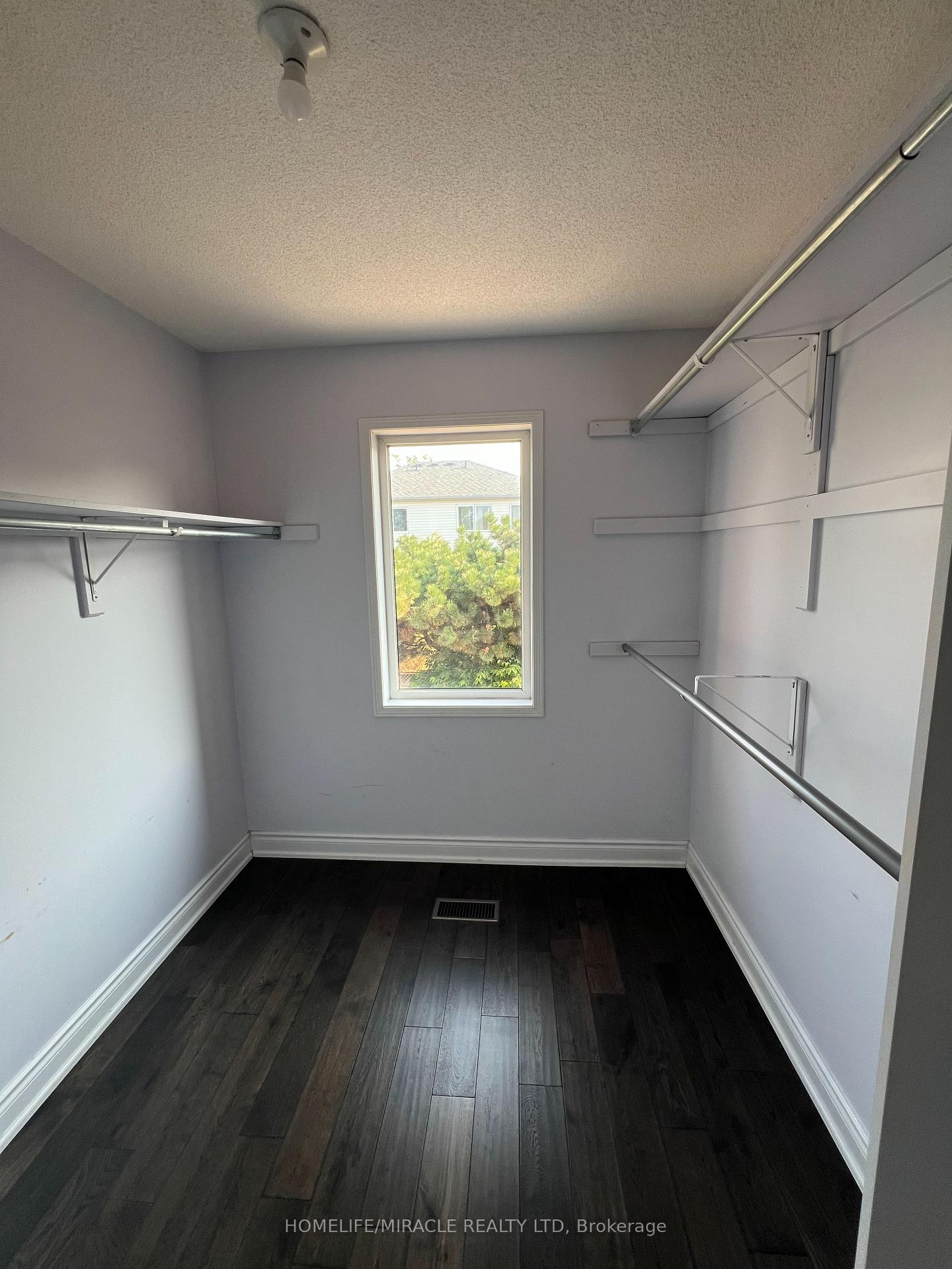Photo 20 of 245 Fernforest Drive, Brampton, Sandringham-Wellington — HOMEH