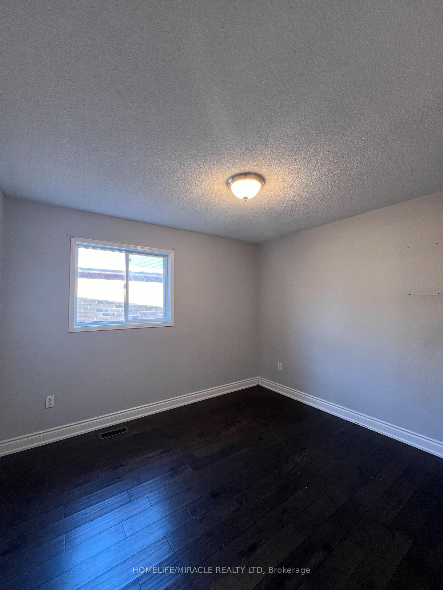Photo 23 of 245 Fernforest Drive, Brampton, Sandringham-Wellington — HOMEH