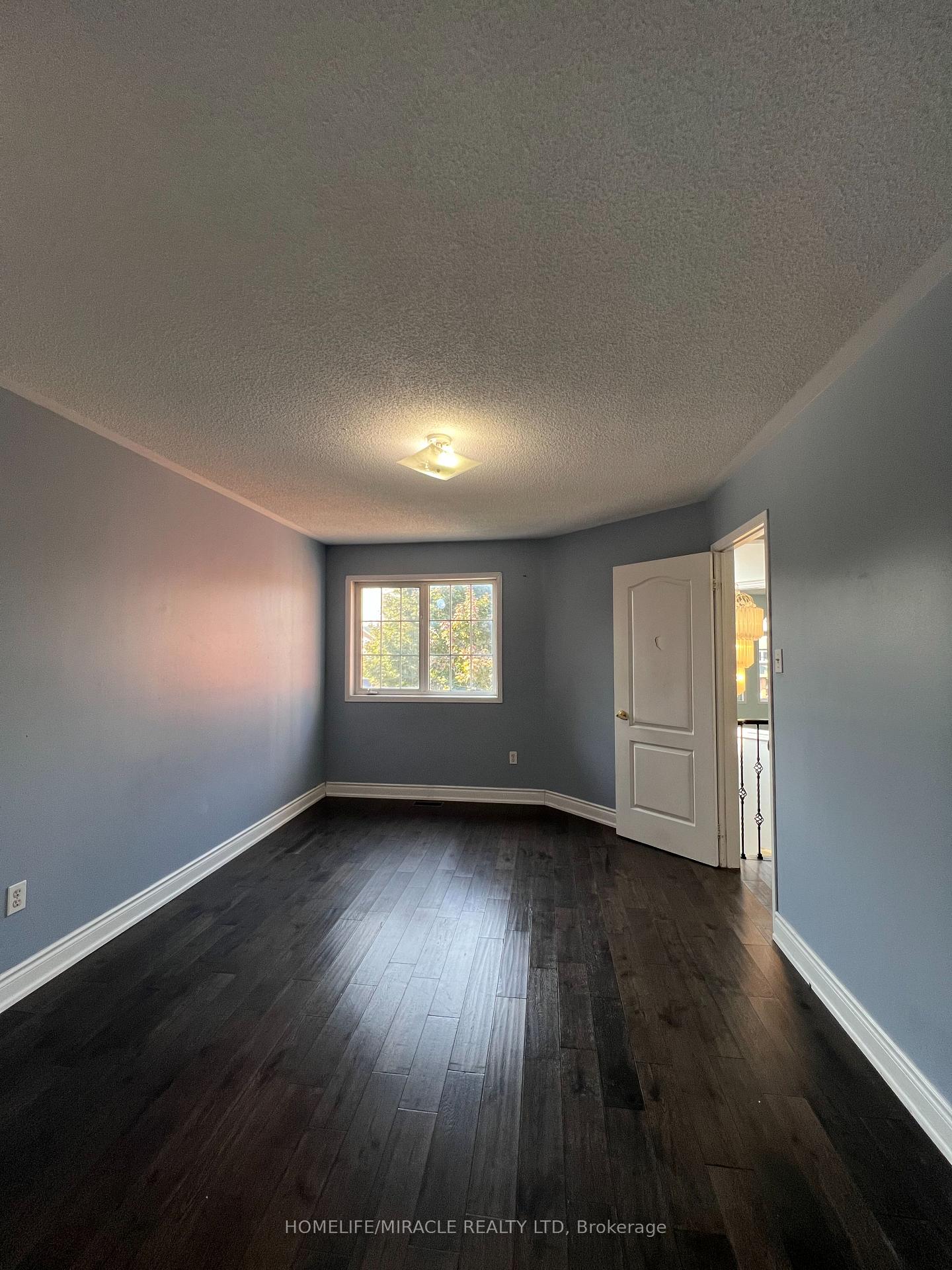 Photo 27 of 245 Fernforest Drive, Brampton, Sandringham-Wellington — HOMEH