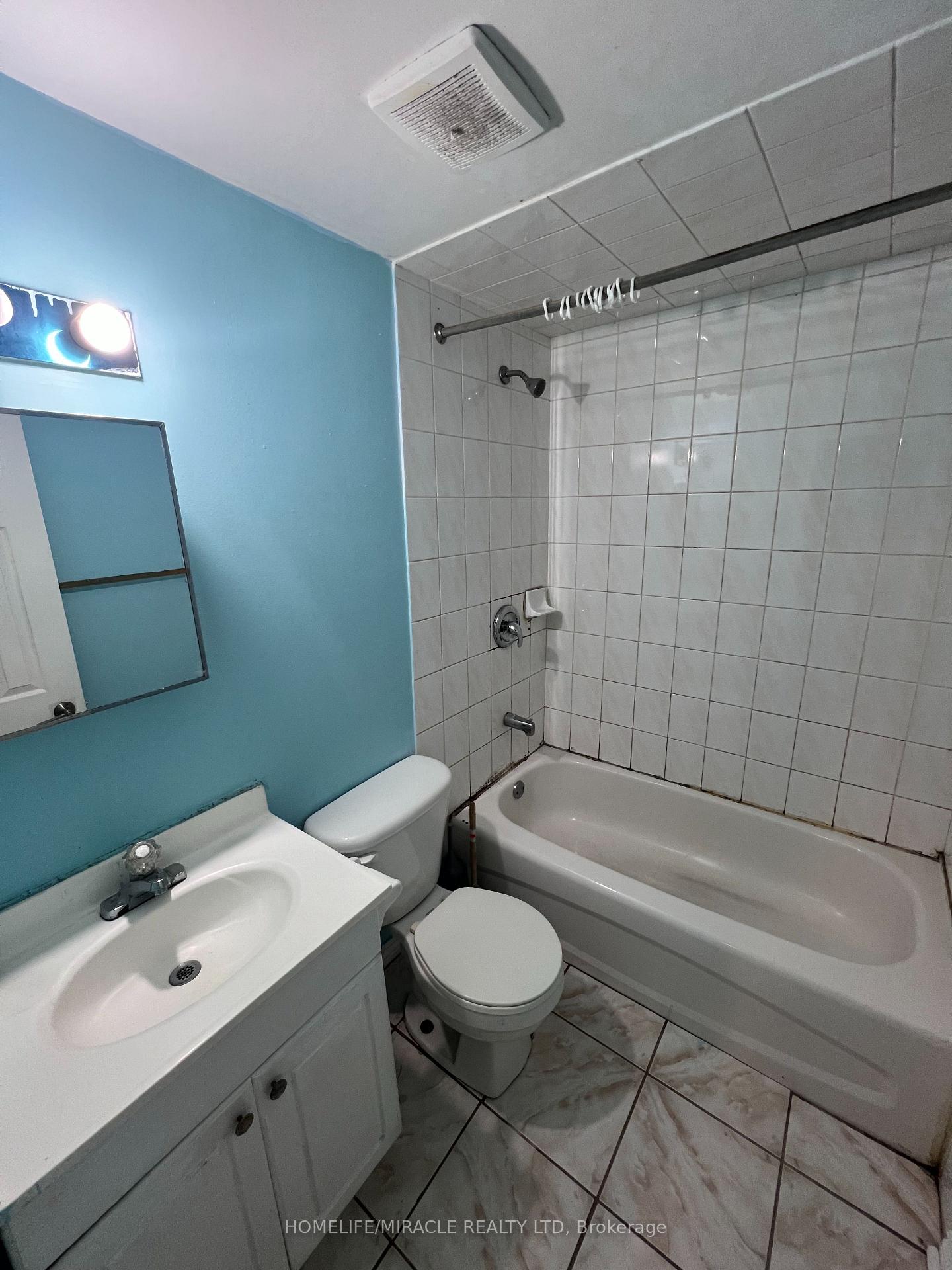 Photo 29 of 245 Fernforest Drive, Brampton, Sandringham-Wellington — HOMEH