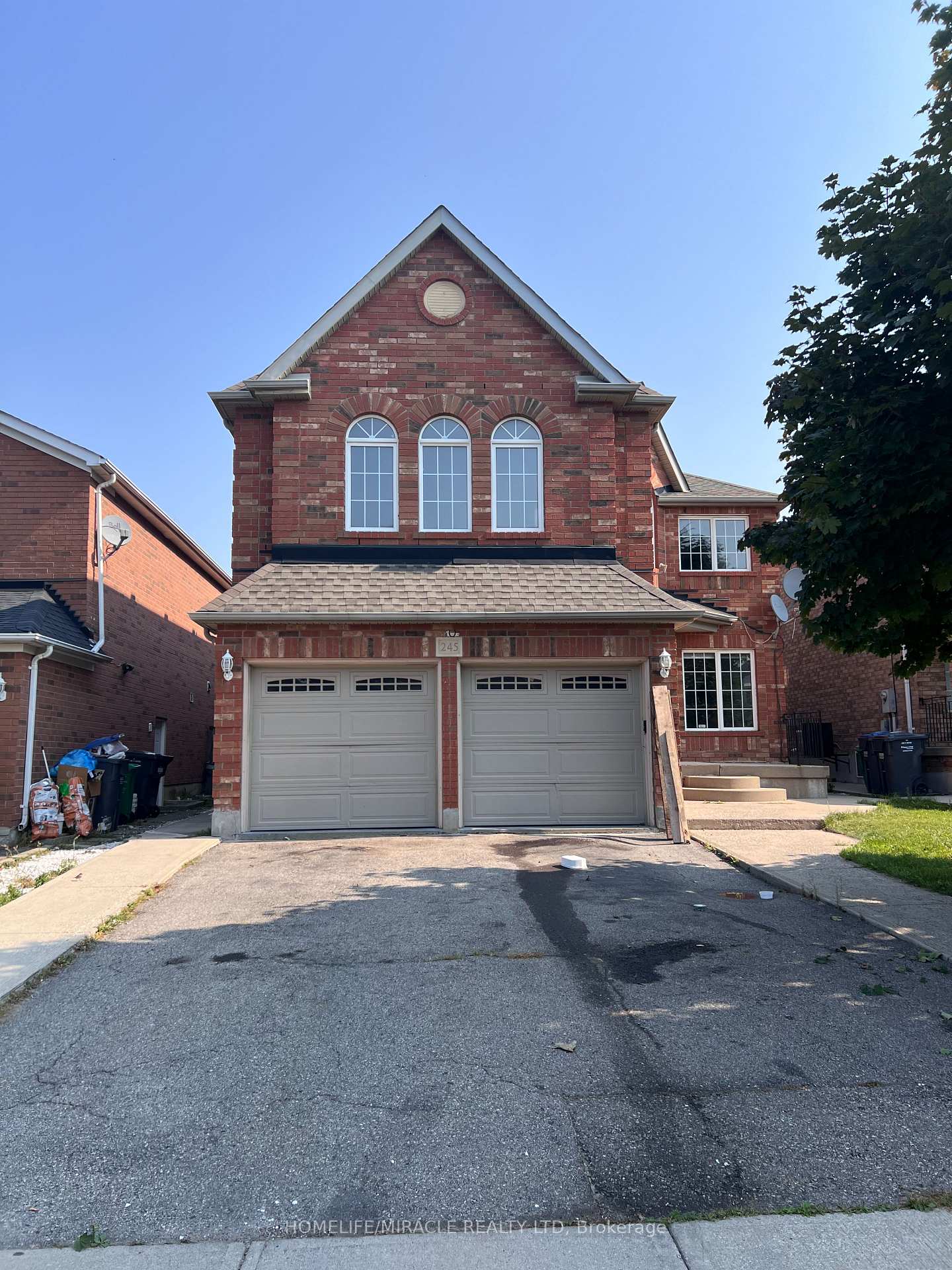 Photo 34 of 245 Fernforest Drive, Brampton, Sandringham-Wellington — HOMEH