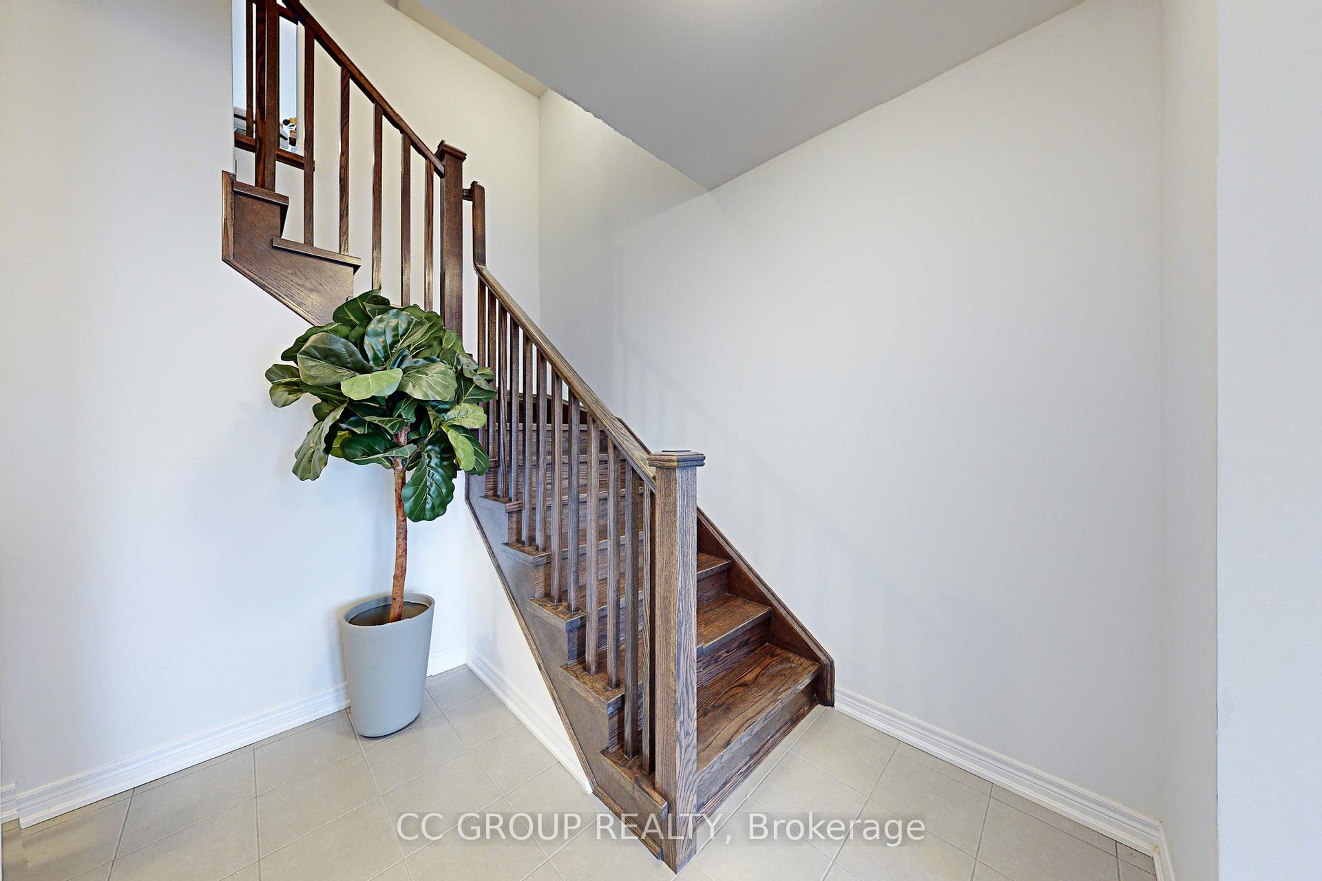 Photo 3 of 23 Murray Wellman Court, Markham, Cornell — HOMEH