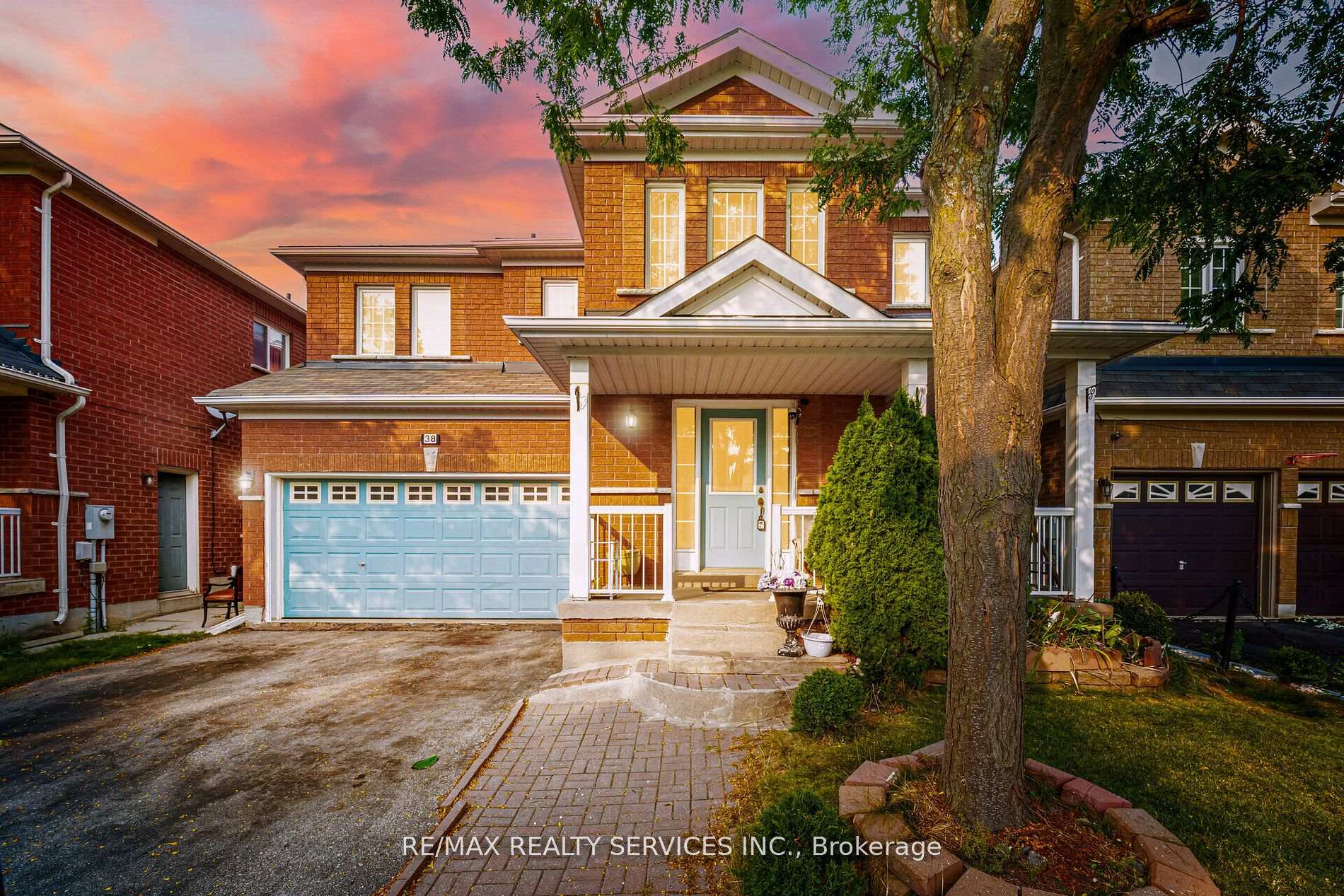 Photo 1 of 38 Sams Crescent, Brampton, Fletcher's Meadow — HOMEH