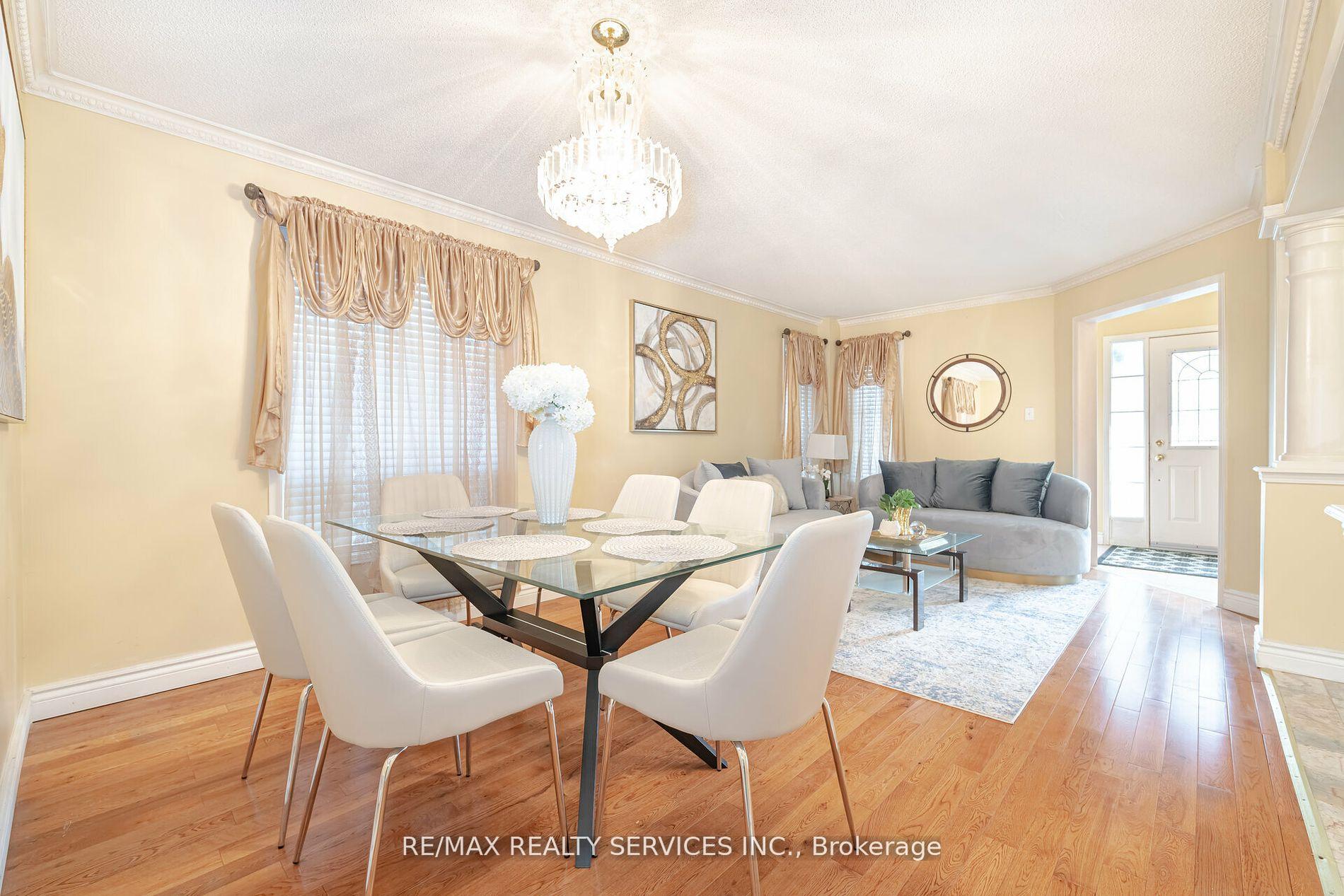 Photo 11 of 38 Sams Crescent, Brampton, Fletcher's Meadow — HOMEH