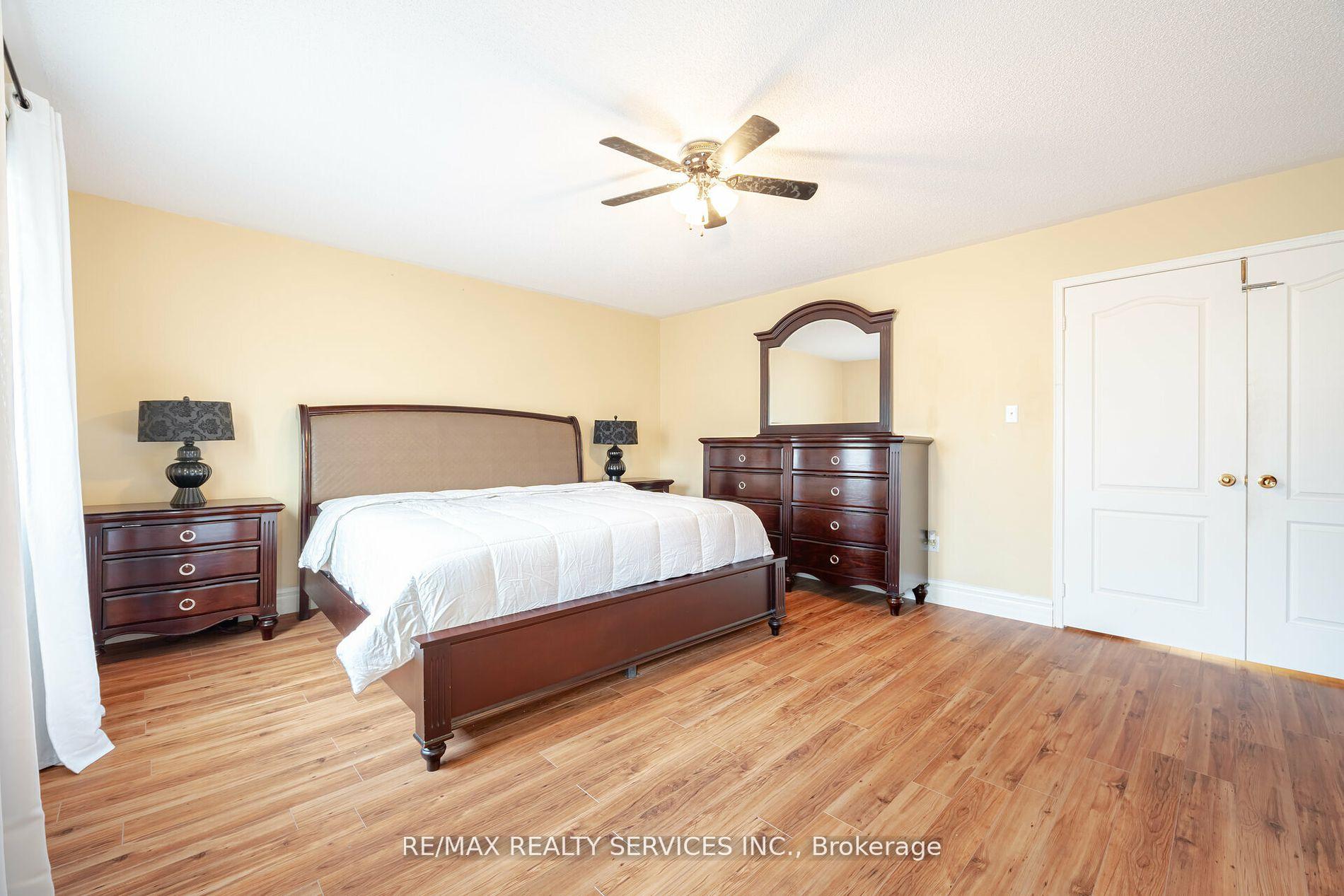 Photo 19 of 38 Sams Crescent, Brampton, Fletcher's Meadow — HOMEH