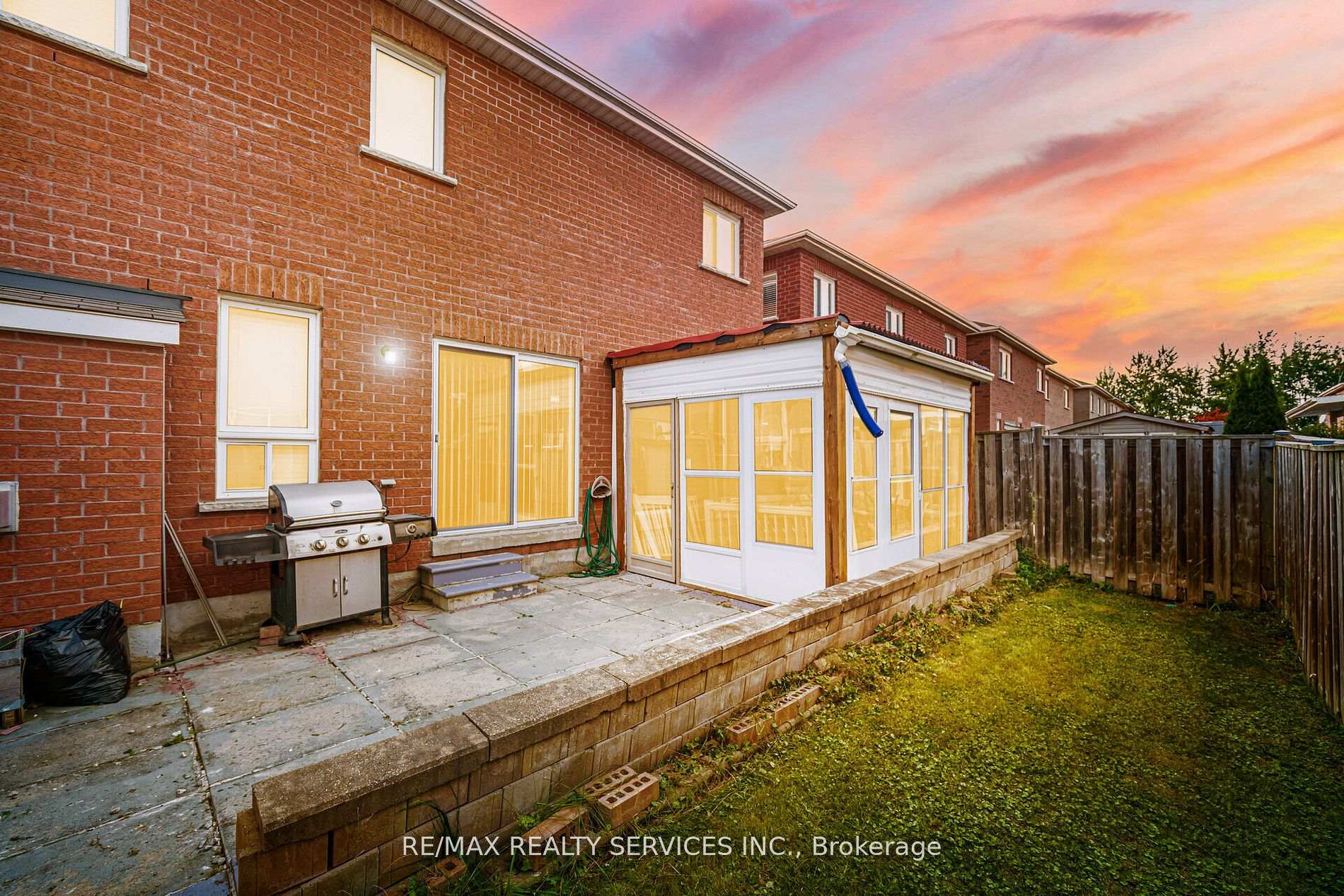 Photo 33 of 38 Sams Crescent, Brampton, Fletcher's Meadow — HOMEH