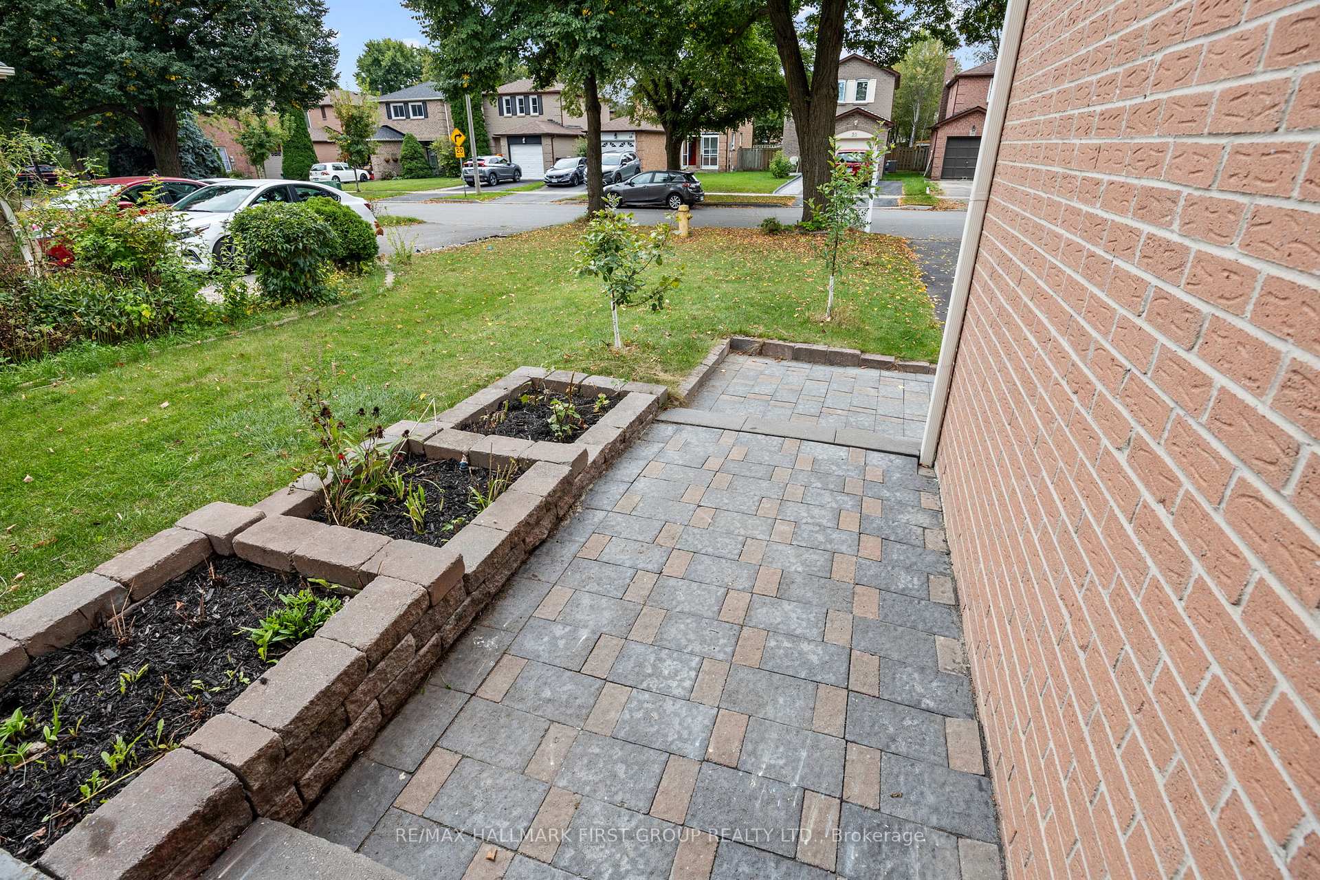 Photo 11 of 35 Radford Drive, Ajax, Central West — HOMEH