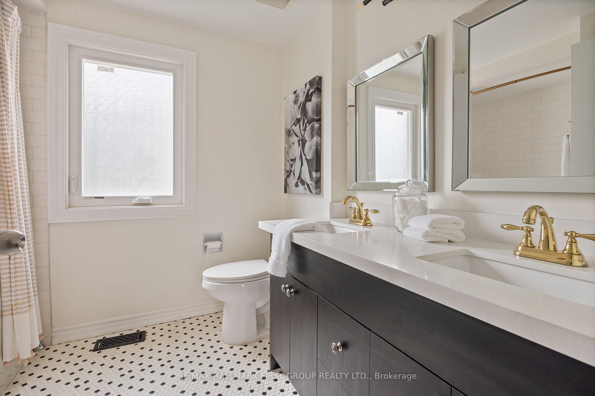 Photo 25 of 35 Radford Drive, Ajax, Central West — HOMEH