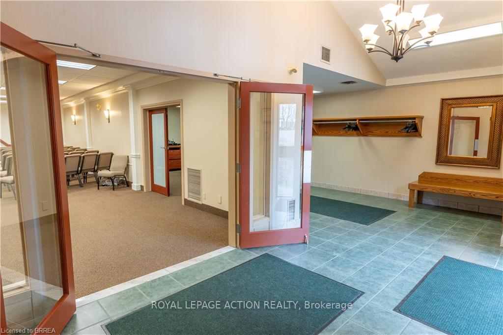 Photo 4 of 143 King Edward Street, Brant, Paris — HOMEH