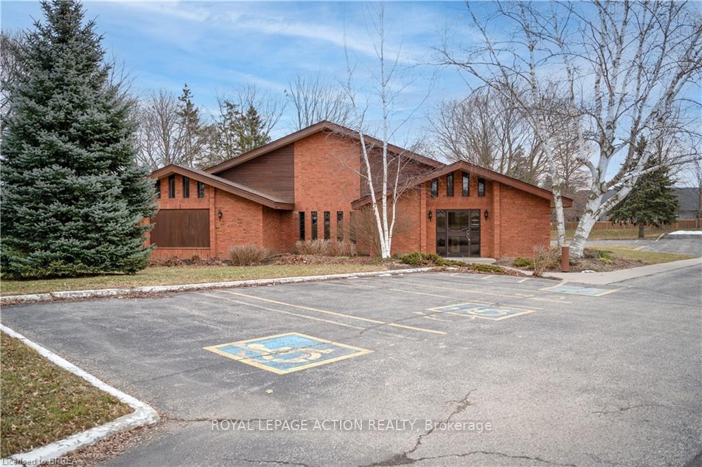 Photo 9 of 143 King Edward Street, Brant, Paris — HOMEH