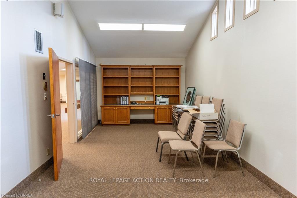 Photo 8 of 143 King Edward Street, Brant, Paris — HOMEH