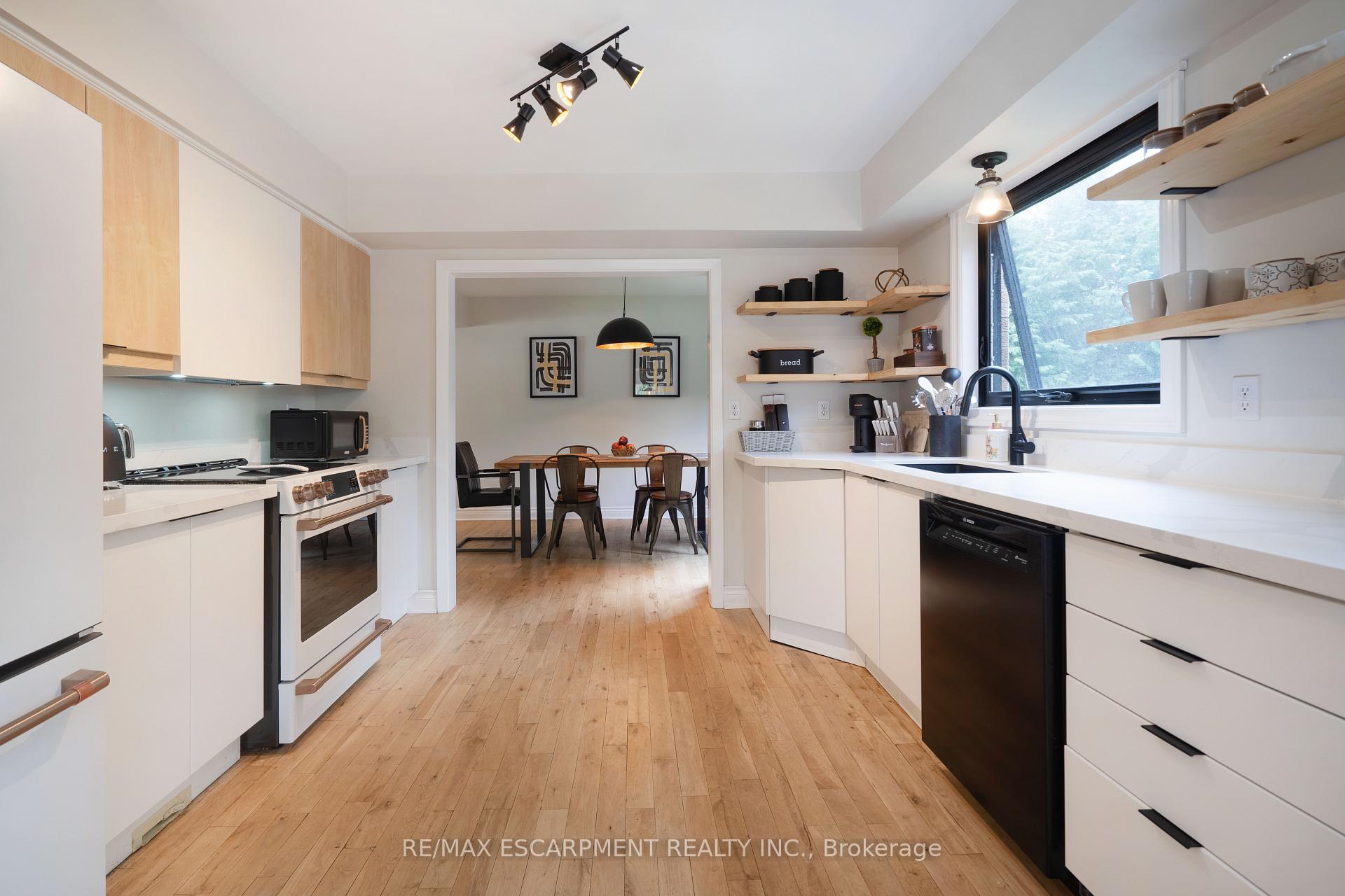 Photo 7 of 858 Fernhill Boulevard N, Oshawa, Northglen — HOMEH