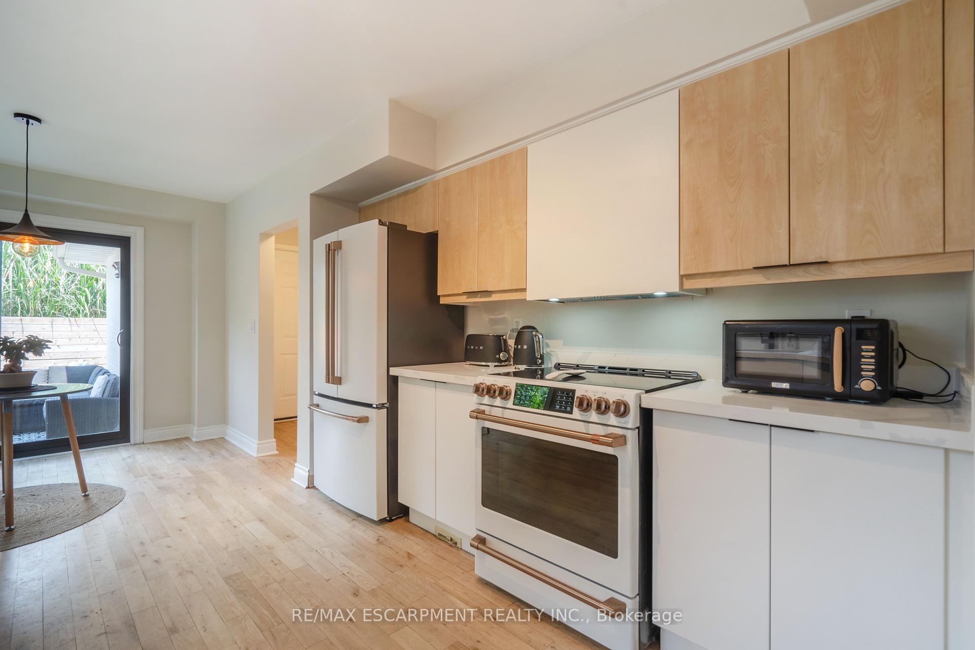 Photo 14 of 858 Fernhill Boulevard N, Oshawa, Northglen — HOMEH