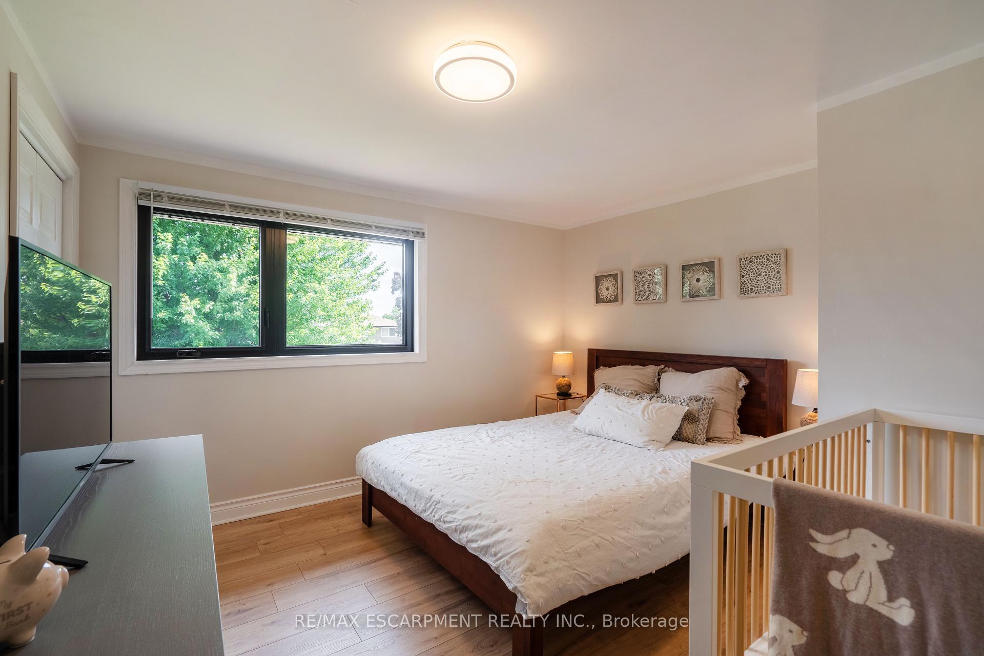 Photo 8 of 858 Fernhill Boulevard N, Oshawa, Northglen — HOMEH