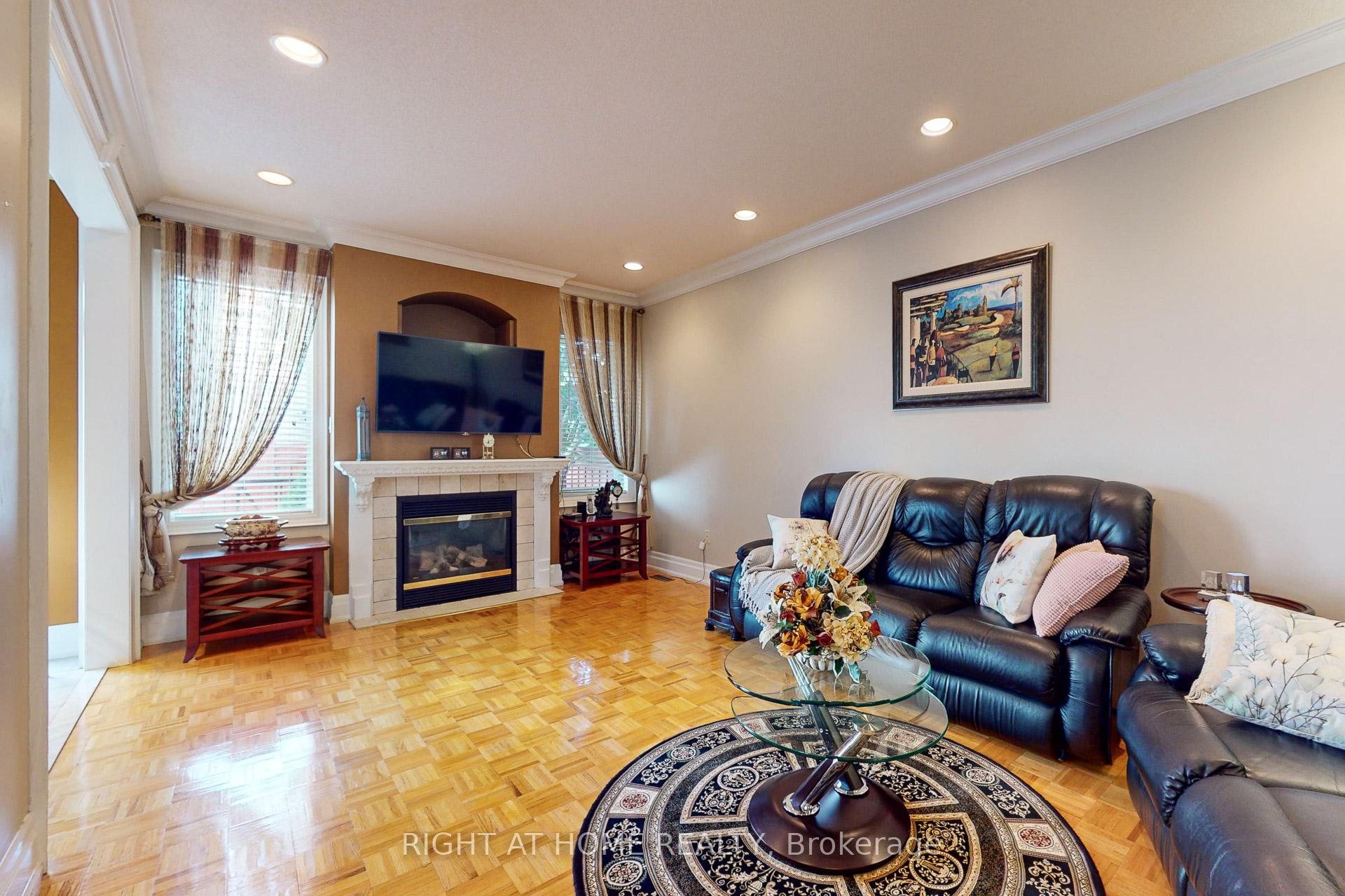 Photo 2 of 90 Cormorant Crescent, Vaughan, Vellore Village — HOMEH