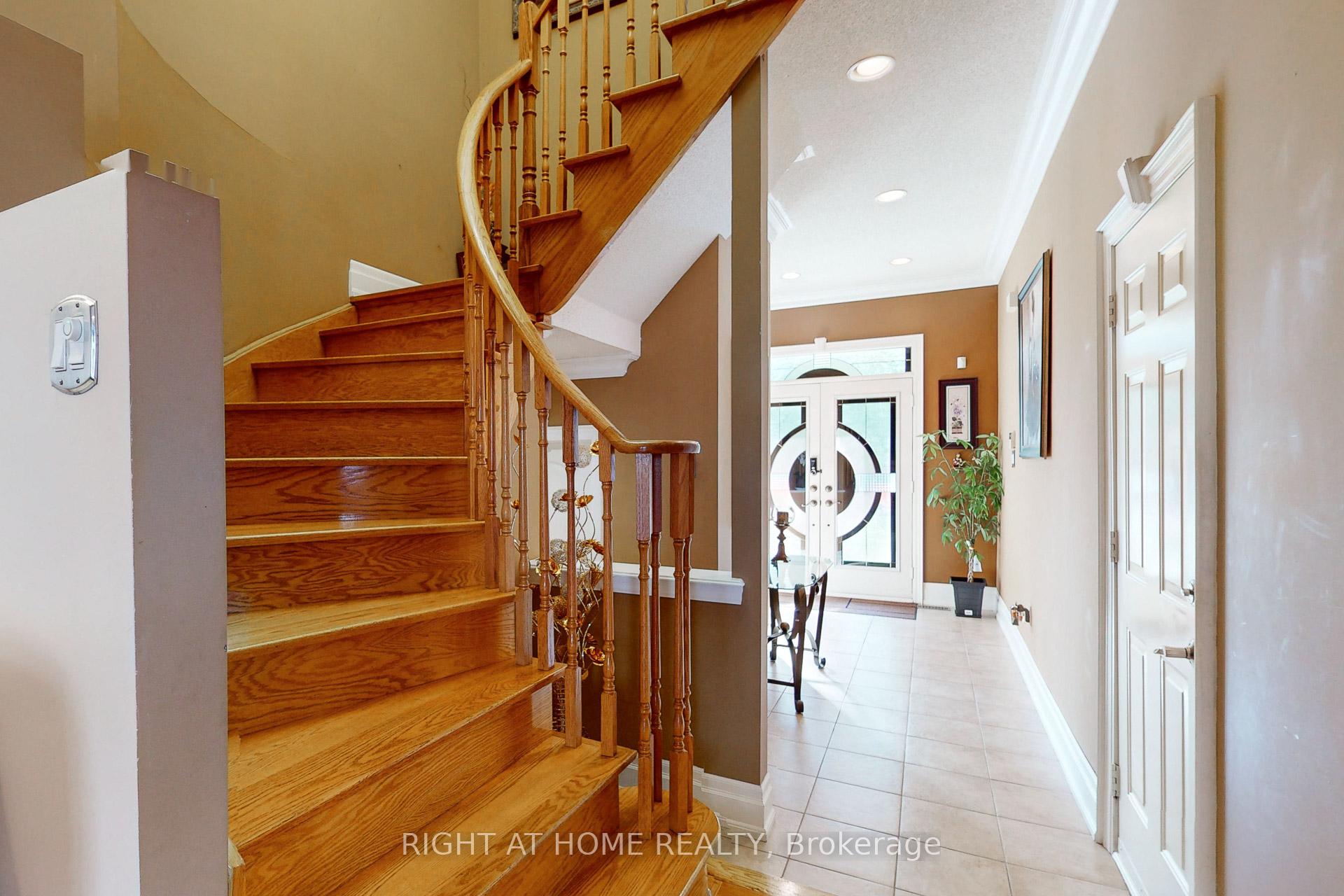 Photo 9 of 90 Cormorant Crescent, Vaughan, Vellore Village — HOMEH