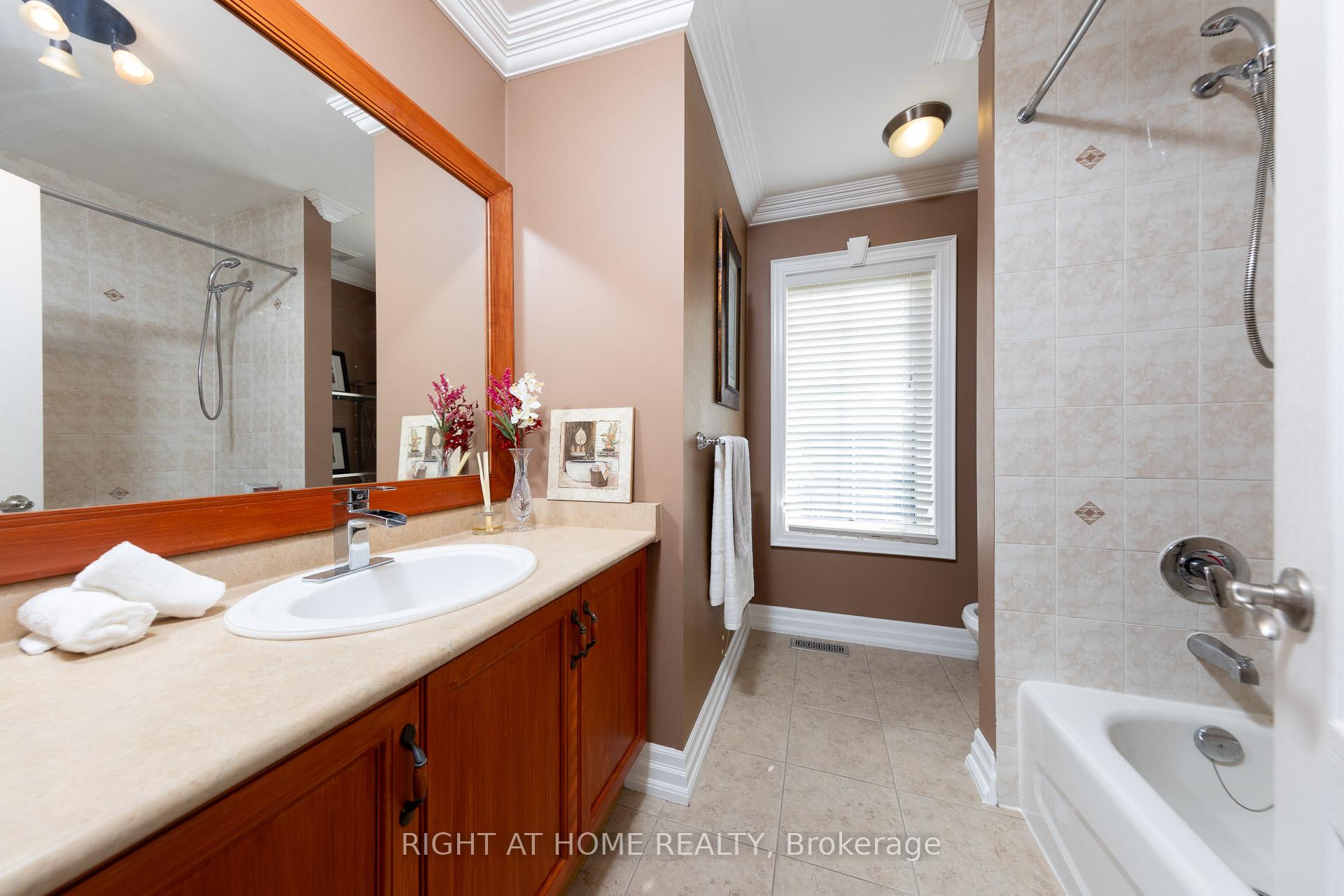 Photo 20 of 90 Cormorant Crescent, Vaughan, Vellore Village — HOMEH