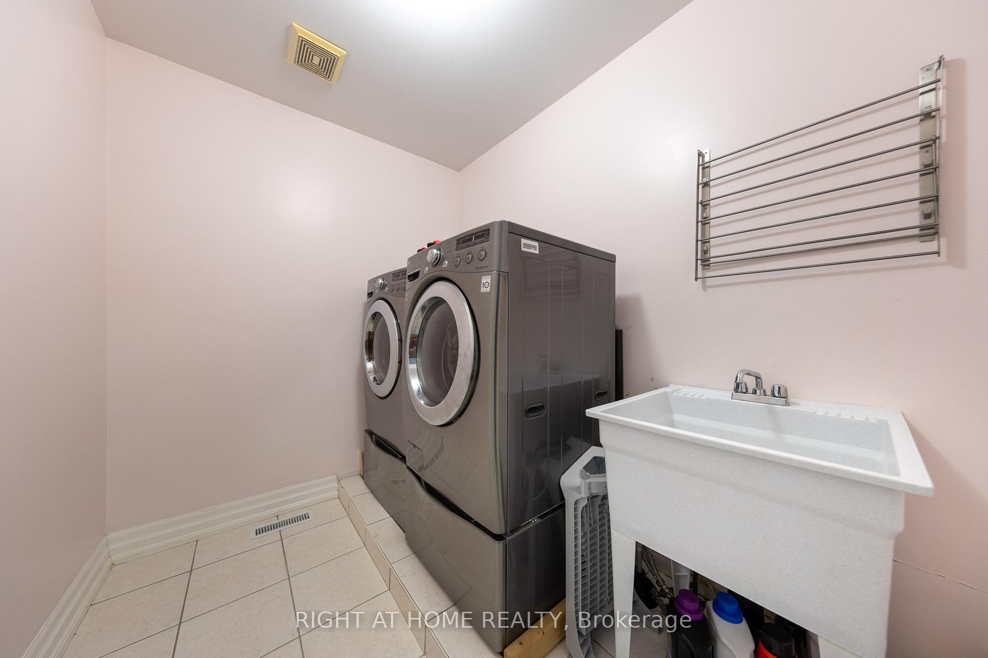 Photo 26 of 90 Cormorant Crescent, Vaughan, Vellore Village — HOMEH