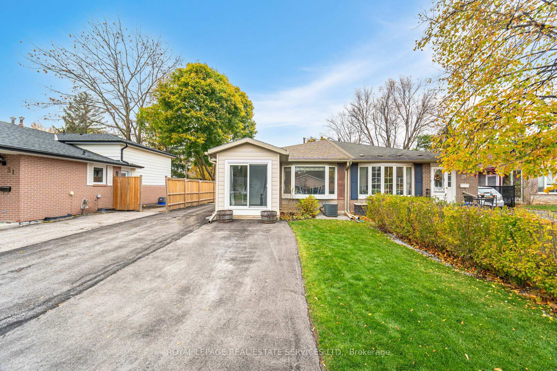 Photo 10 of 30 Burbank Place, Barrie, Wellington — HOMEH