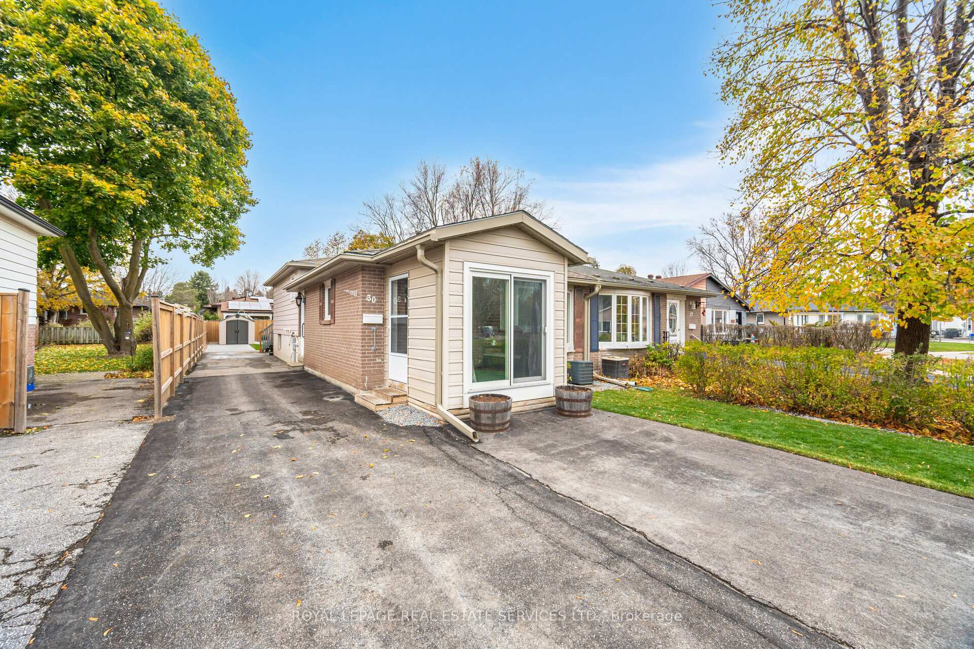 Photo 4 of 30 Burbank Place, Barrie, Wellington — HOMEH