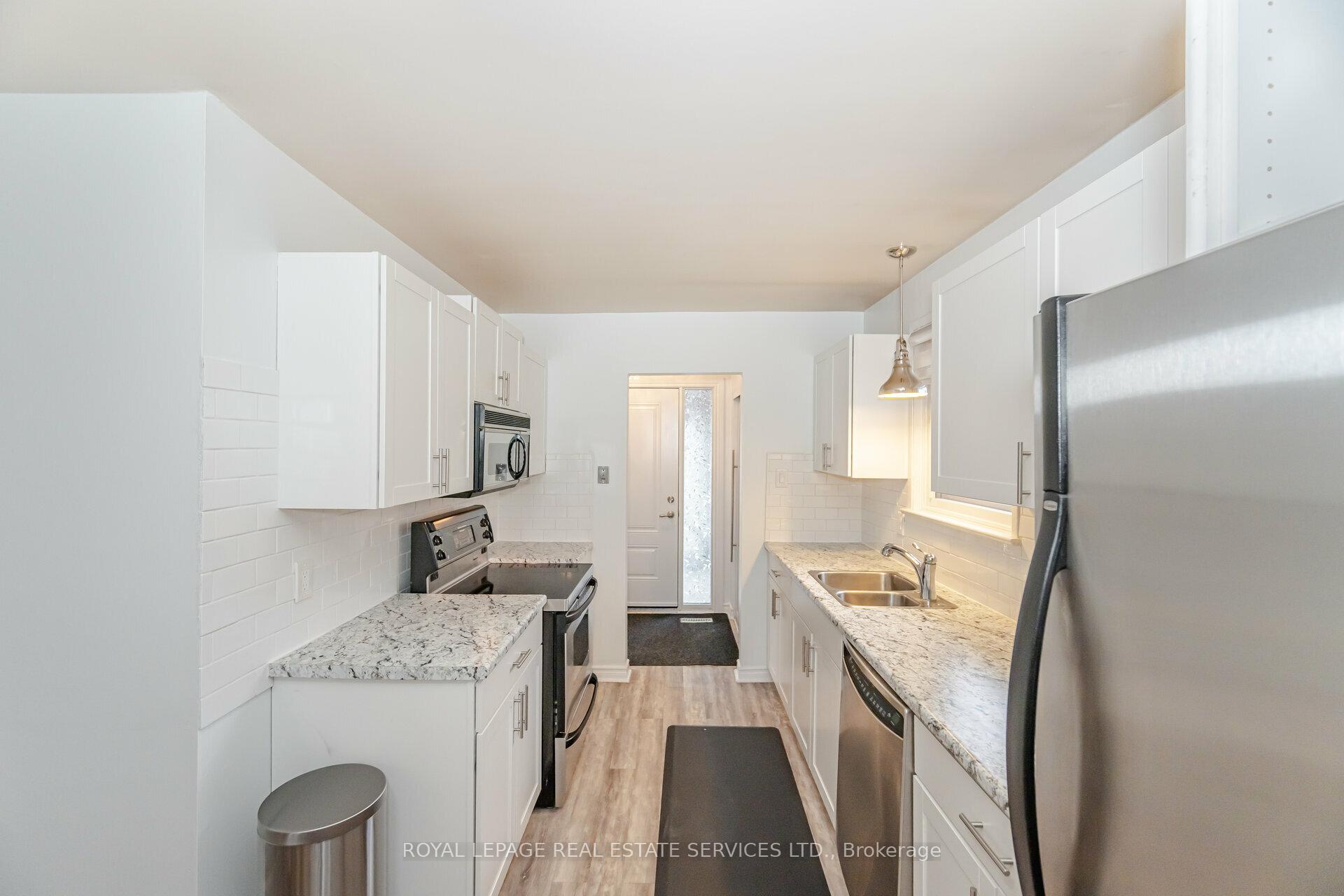 Photo 9 of 30 Burbank Place, Barrie, Wellington — HOMEH
