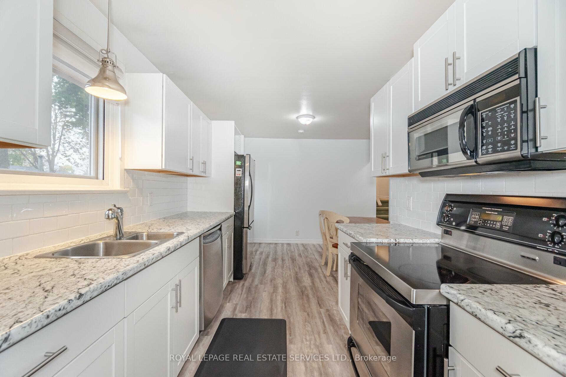 Photo 8 of 30 Burbank Place, Barrie, Wellington — HOMEH